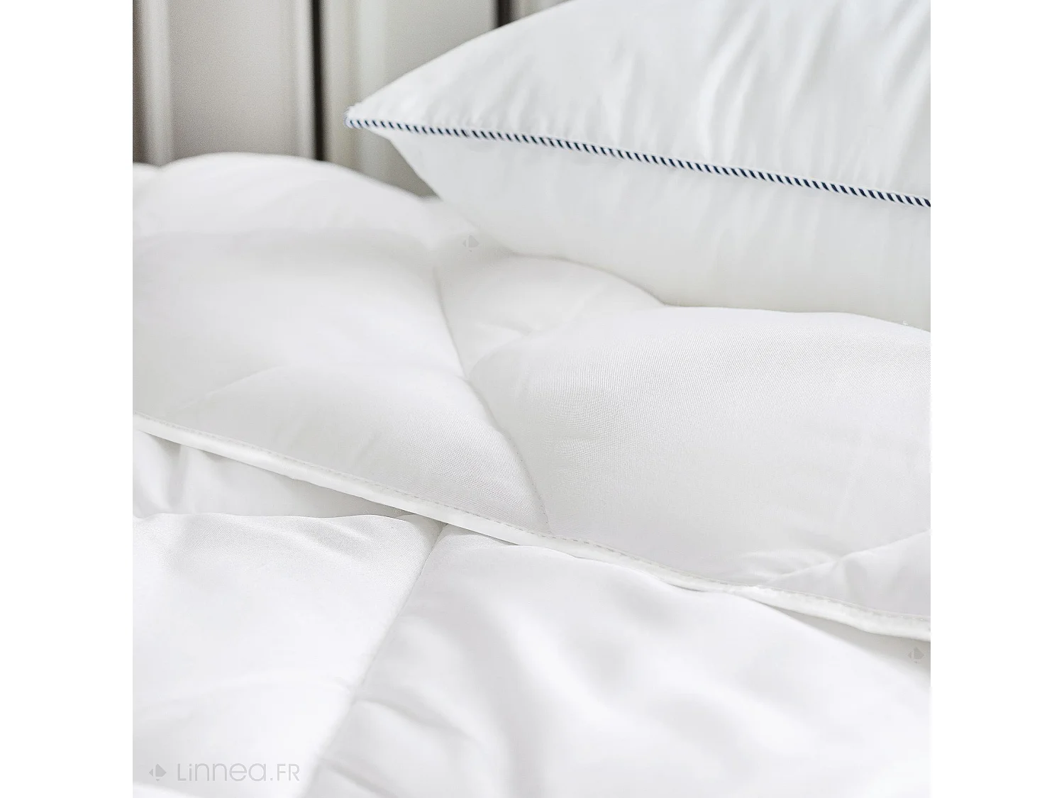 Couette hiver 200x200 cm COCOON garnissage fibre polyester 500 g/m2