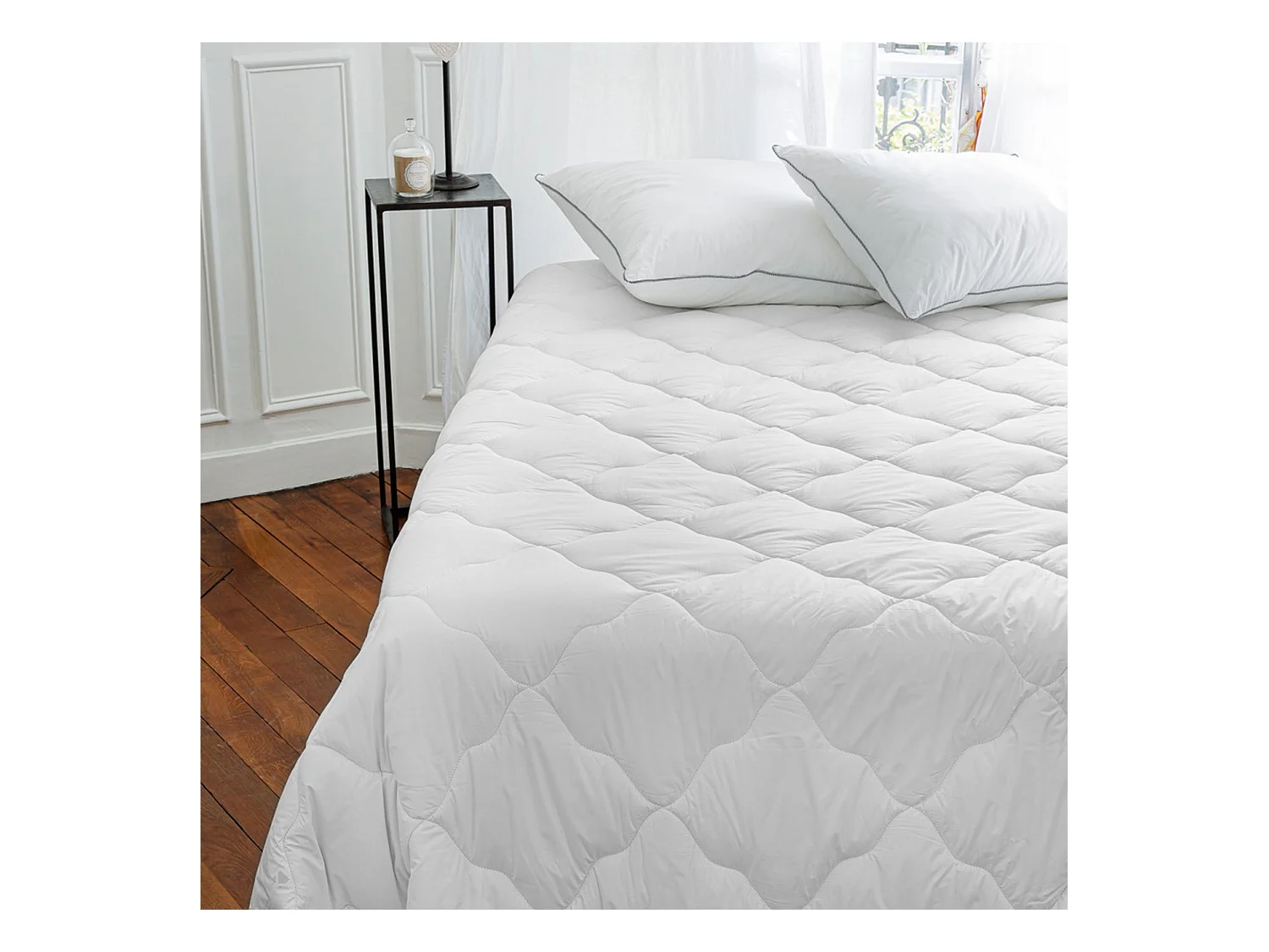 Couette tempérée 240x220 cm CELESTE garnissage fibre polyester 350 g/m2