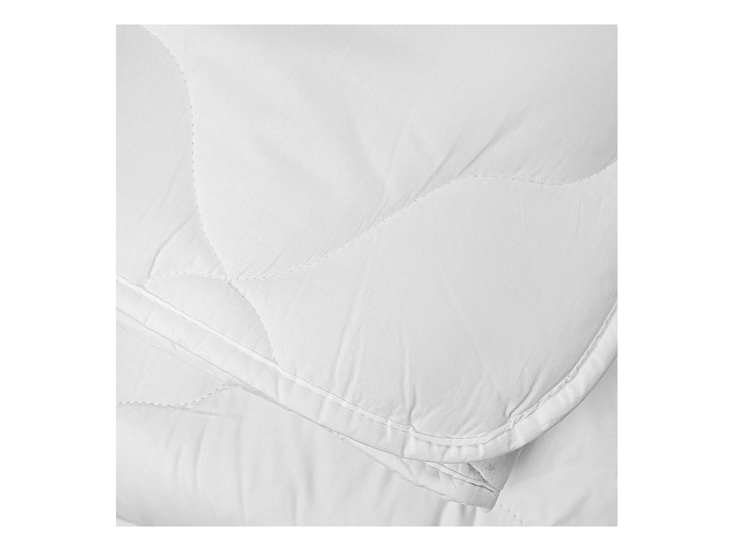 Couette tempérée 240x220 cm CELESTE garnissage fibre polyester 350 g/m2