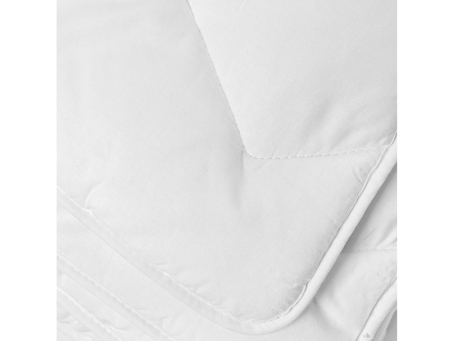 Couette tempérée 140x200 cm BAMBOU garnissage 50% viscose de bambou 50% polyester 300 g/m2