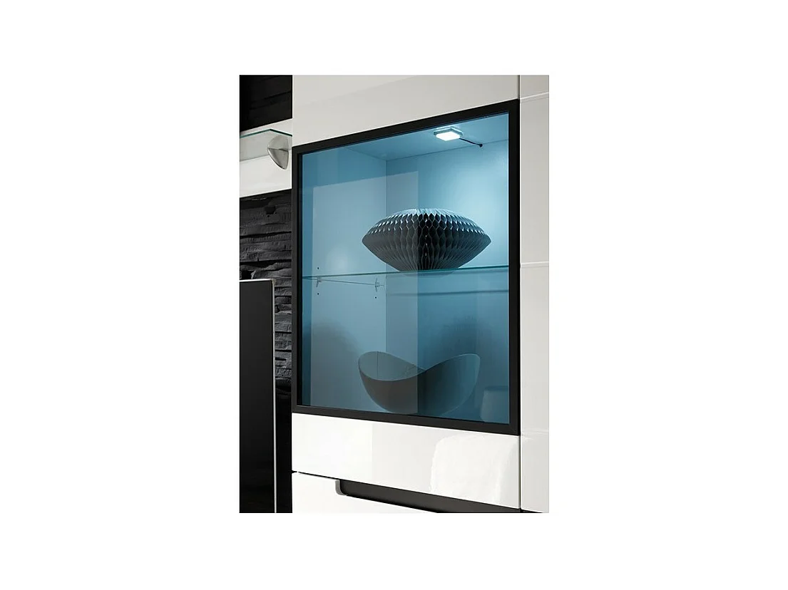 Hängendes Schaufenster, Kollektion LUCIA mittleres Modell.