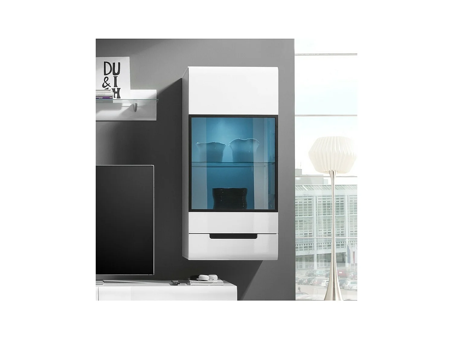 Hängendes Schaufenster, Kollektion LUCIA mittleres Modell.