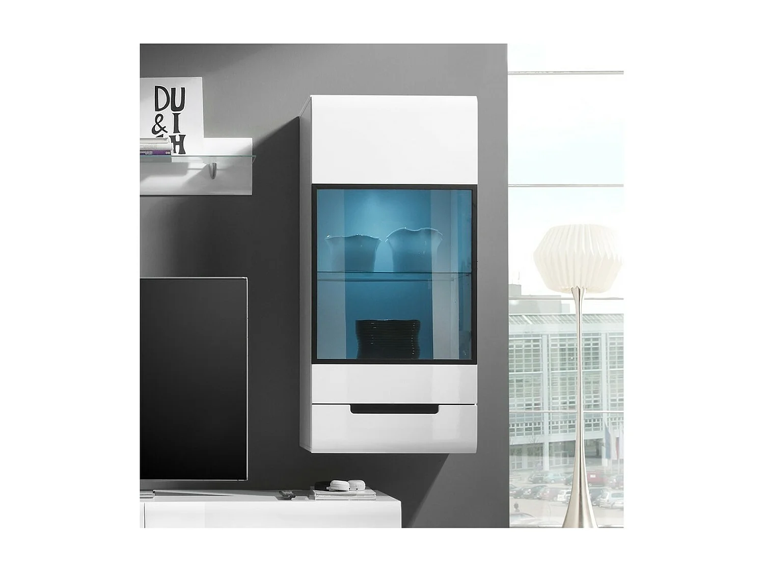 Vitrine suspensa, coleção LUCIA modelo médio.