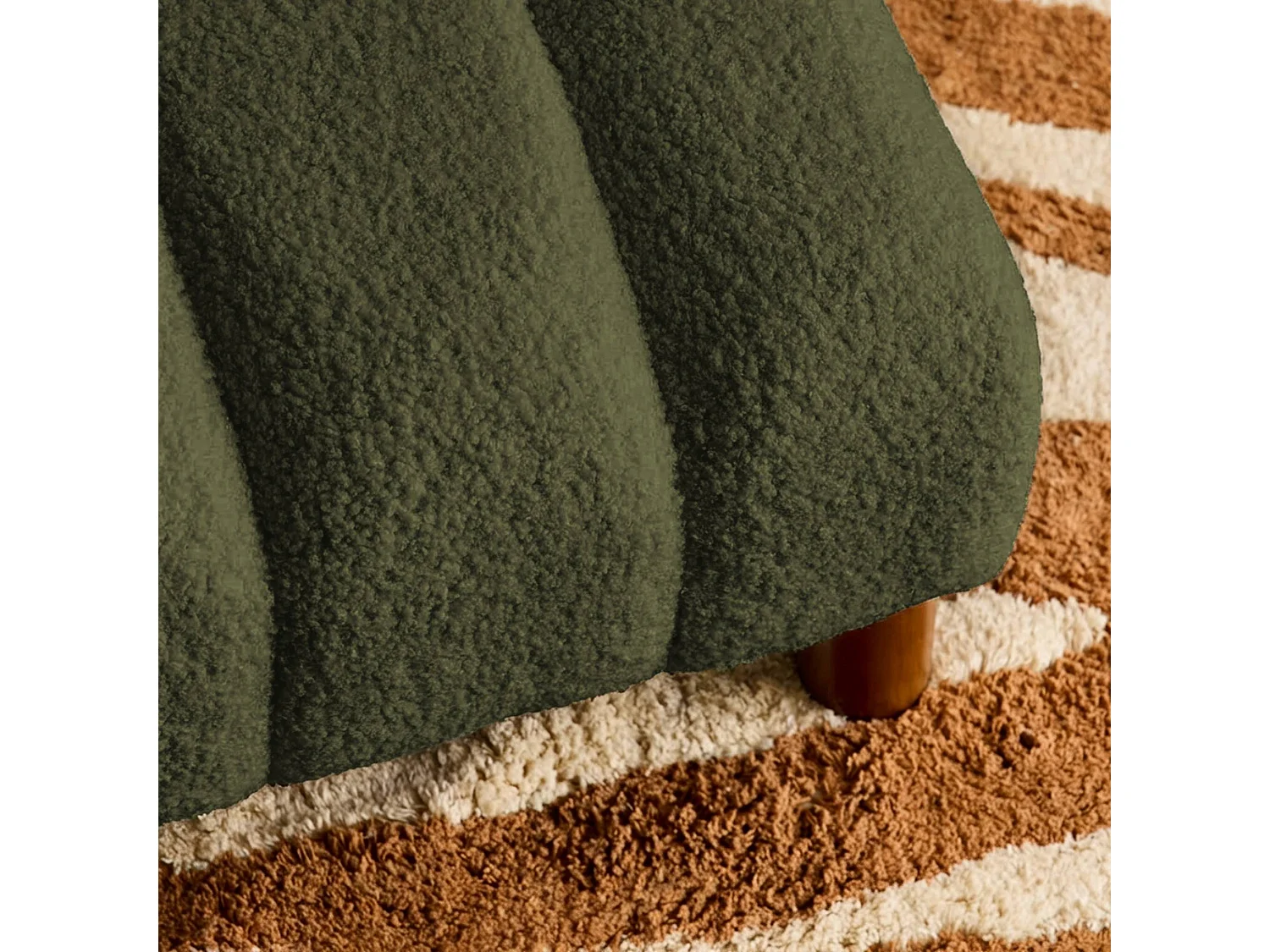 Fauteuil enfant pieds arrondis bois d'hévéa et bouclette kaki L 47 x P 56.5 x H 52.5cm - Angel