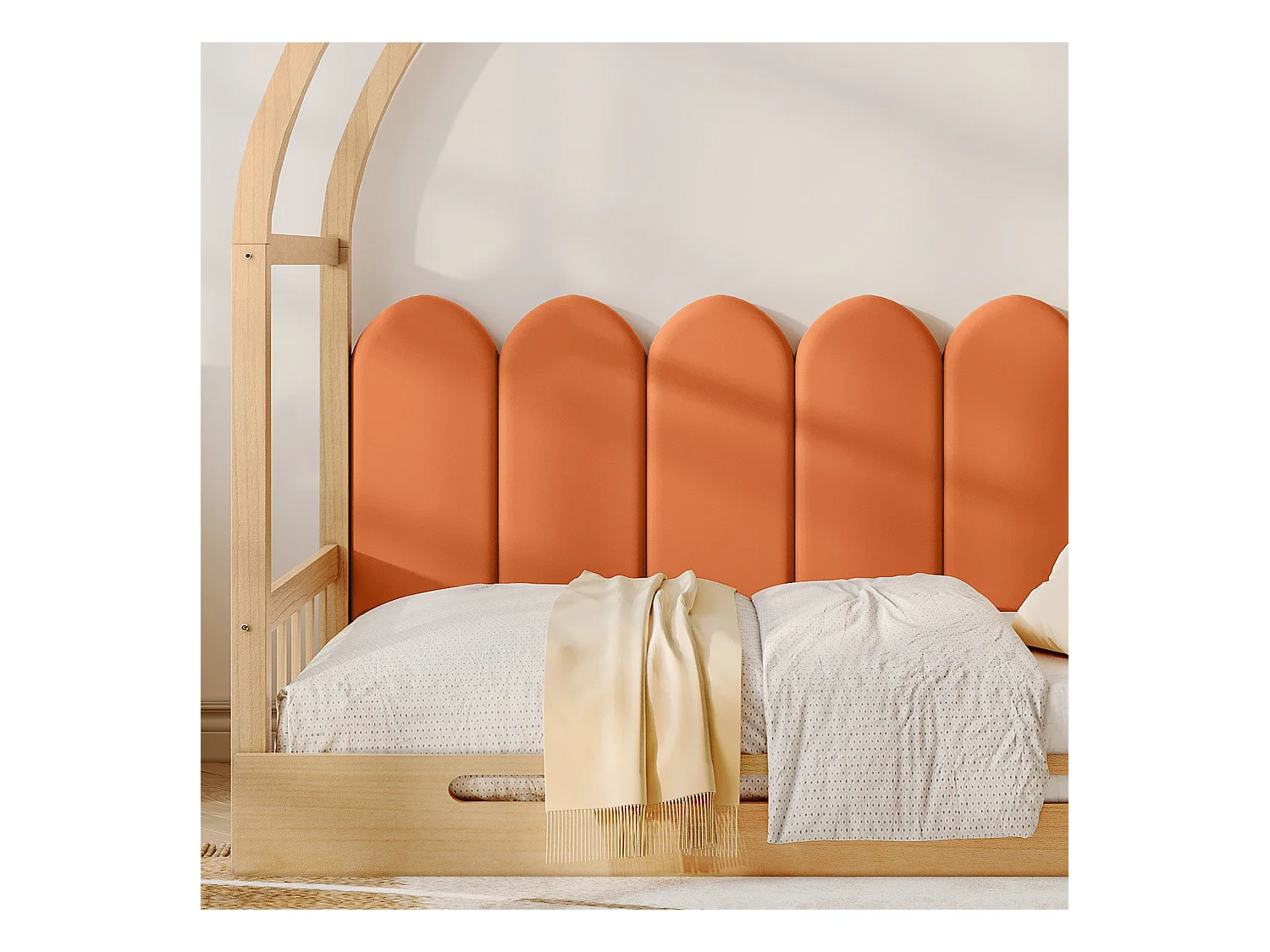 Letto a castello con tetto curvo, con cassetti e ripiani, struttura in legno massello, bianco e arancione (140x100cm e 140x200cm)