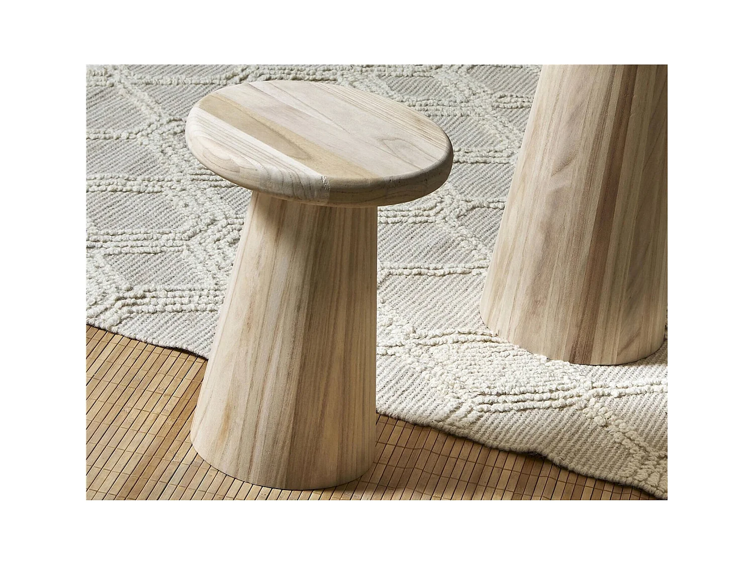 Table basse ronde en bois naturel paulownia design épuré