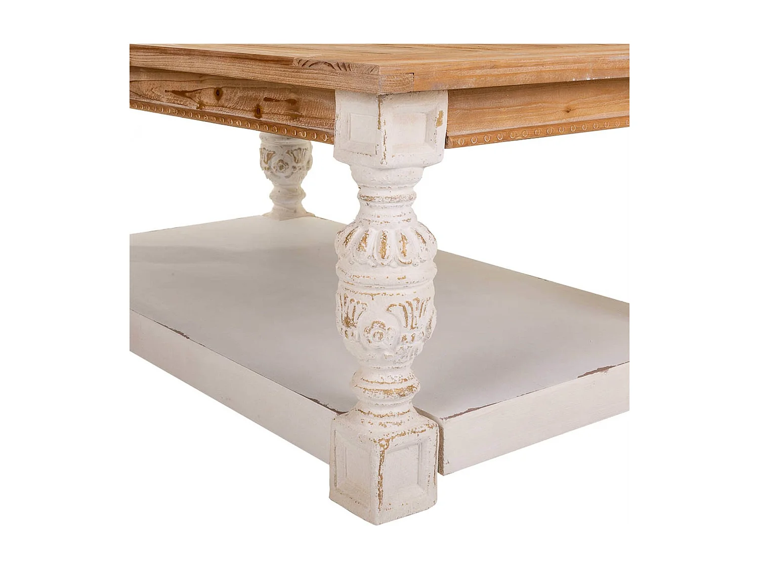 table basse romantique en bois coloré pour salon chaleureux