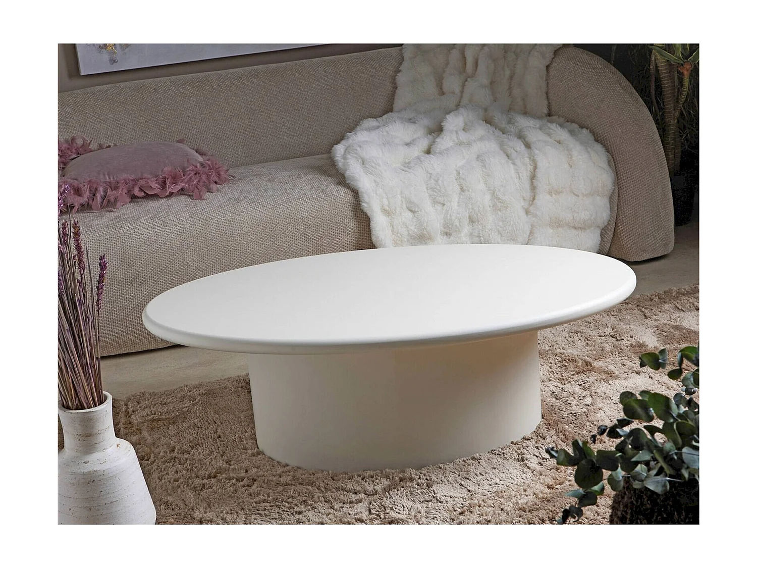 table basse blanche laquée design moderne pour salon élégant