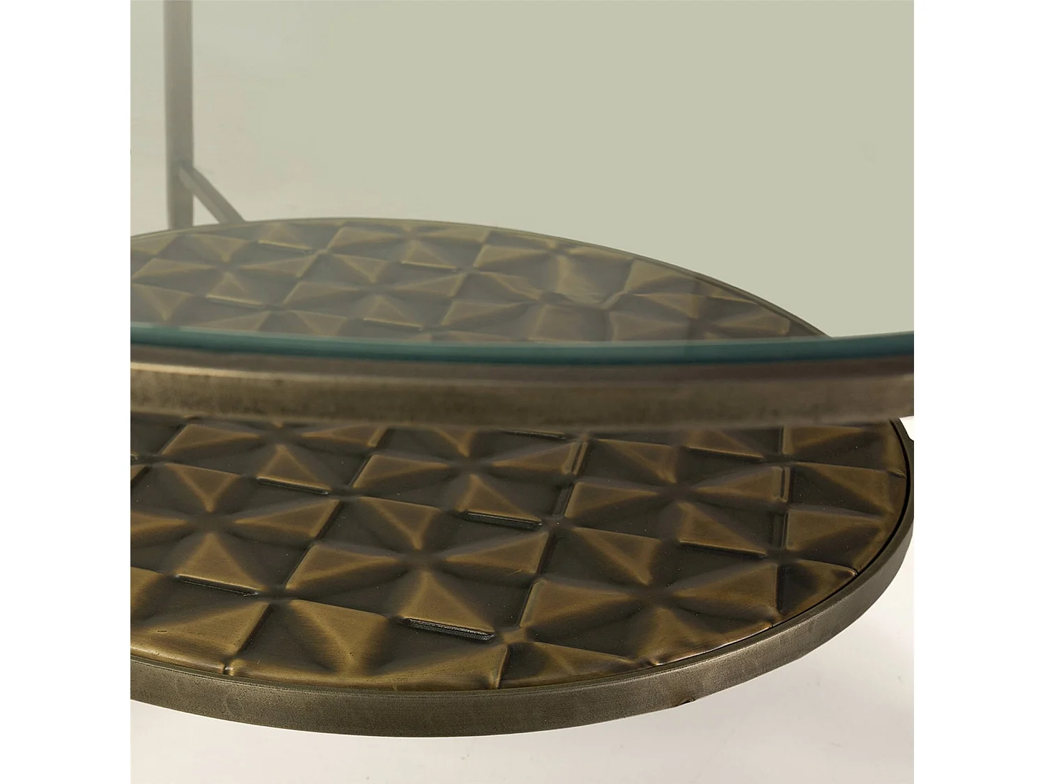 Table à café doré antique en métal et verre avec plateau décoratif