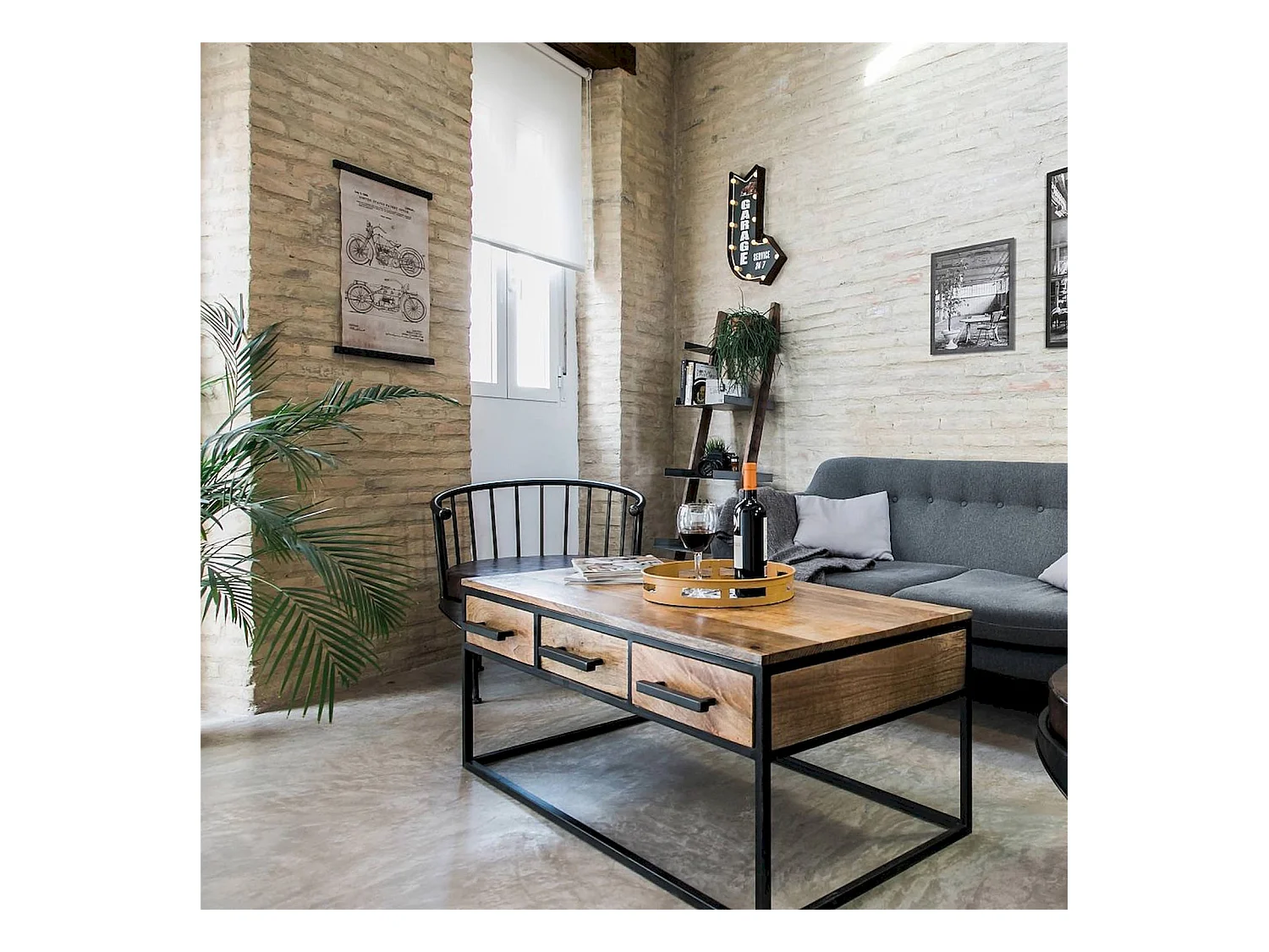 Table basse bois et métal avec tiroirs style industriel chic