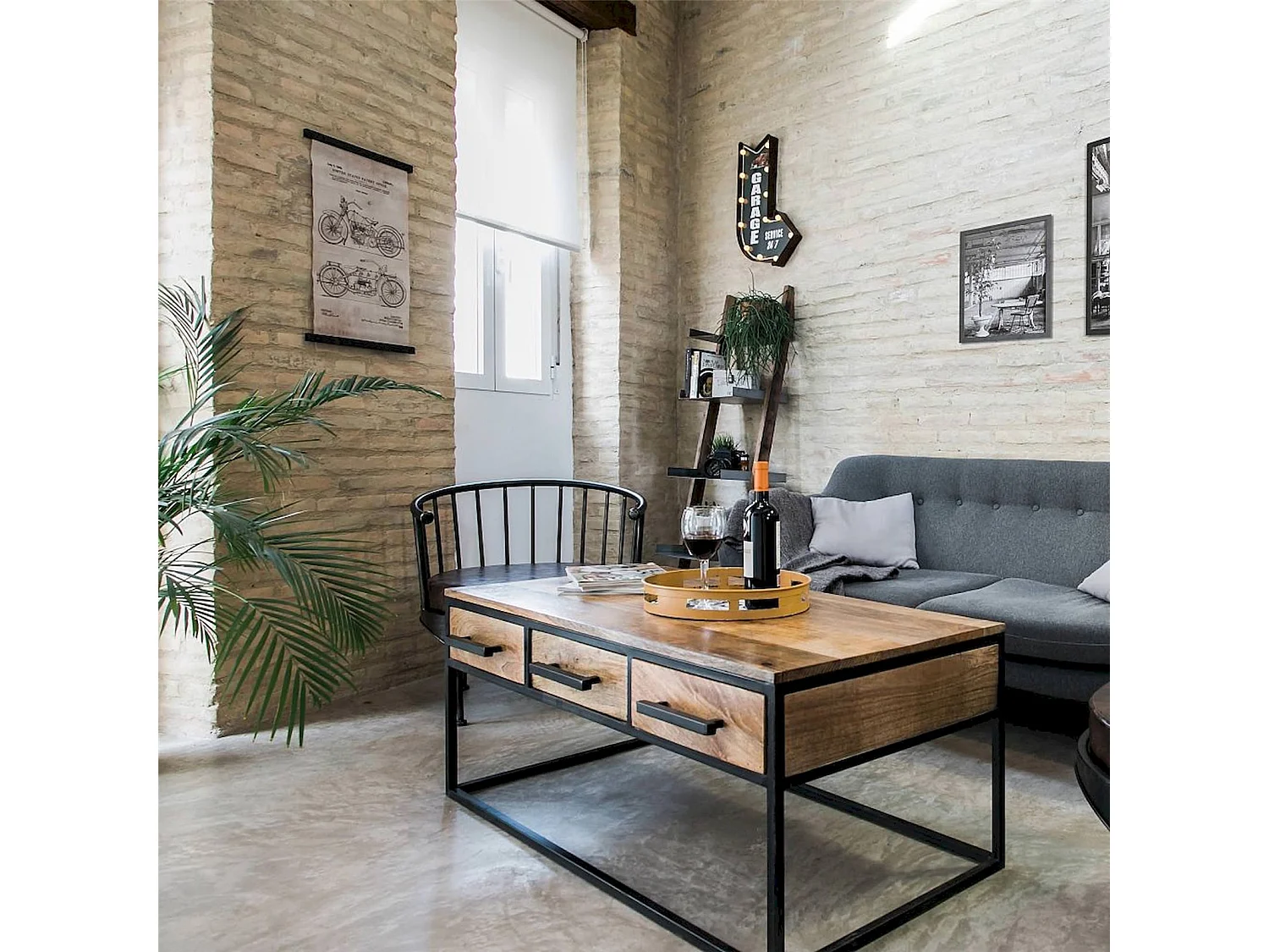 Table basse bois et métal avec tiroirs style industriel chic