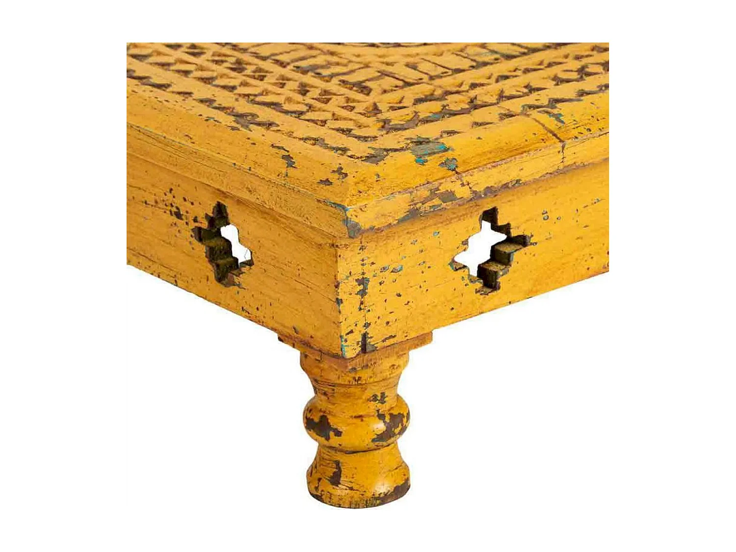 Table basse sculptée en bois de manguier finition artisanale