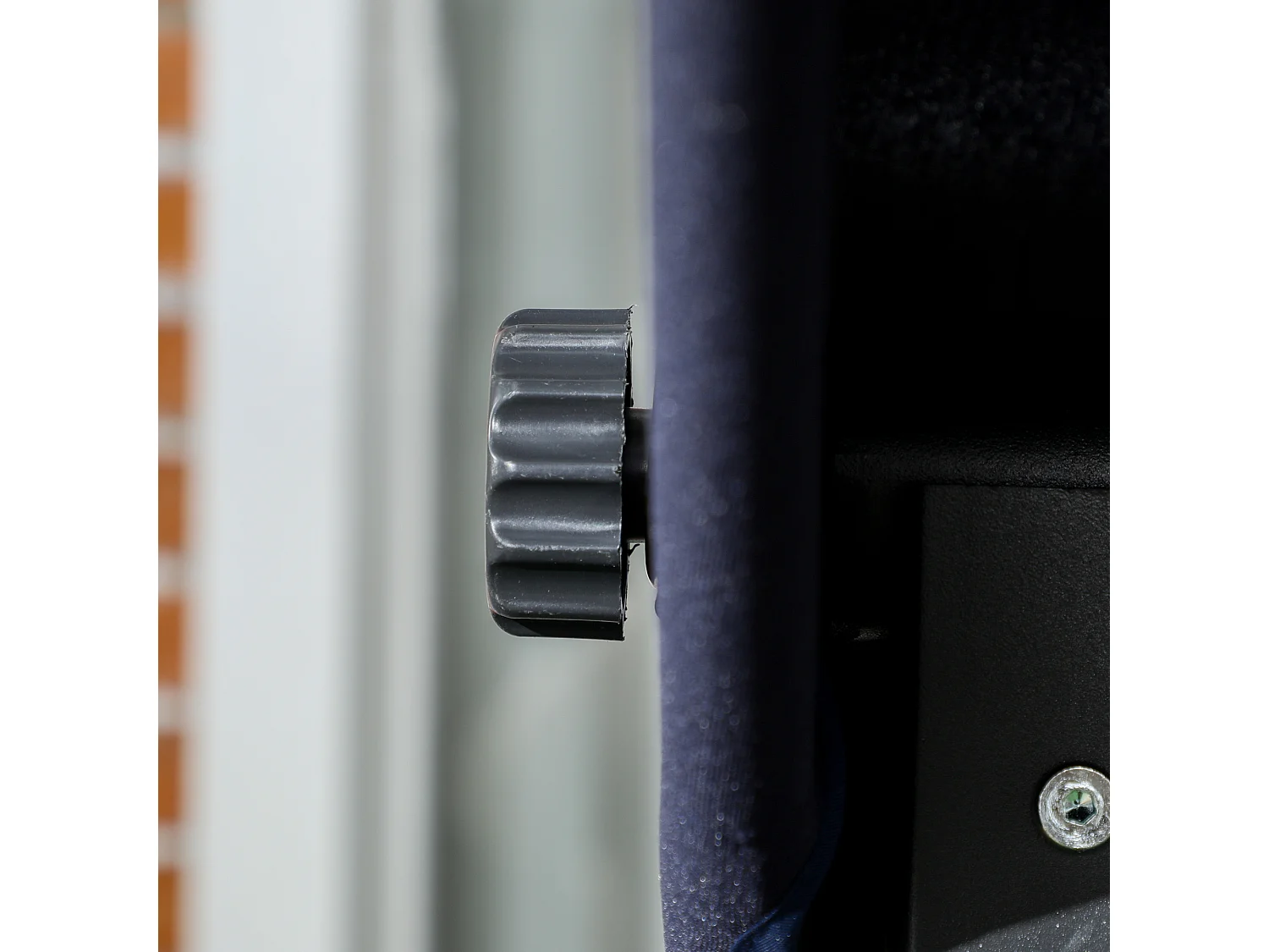 Banc de jardin balançoire 3 places, capacité 270 kg, structure en métal, avec toit réglable et coussins (198x118x168 cm)