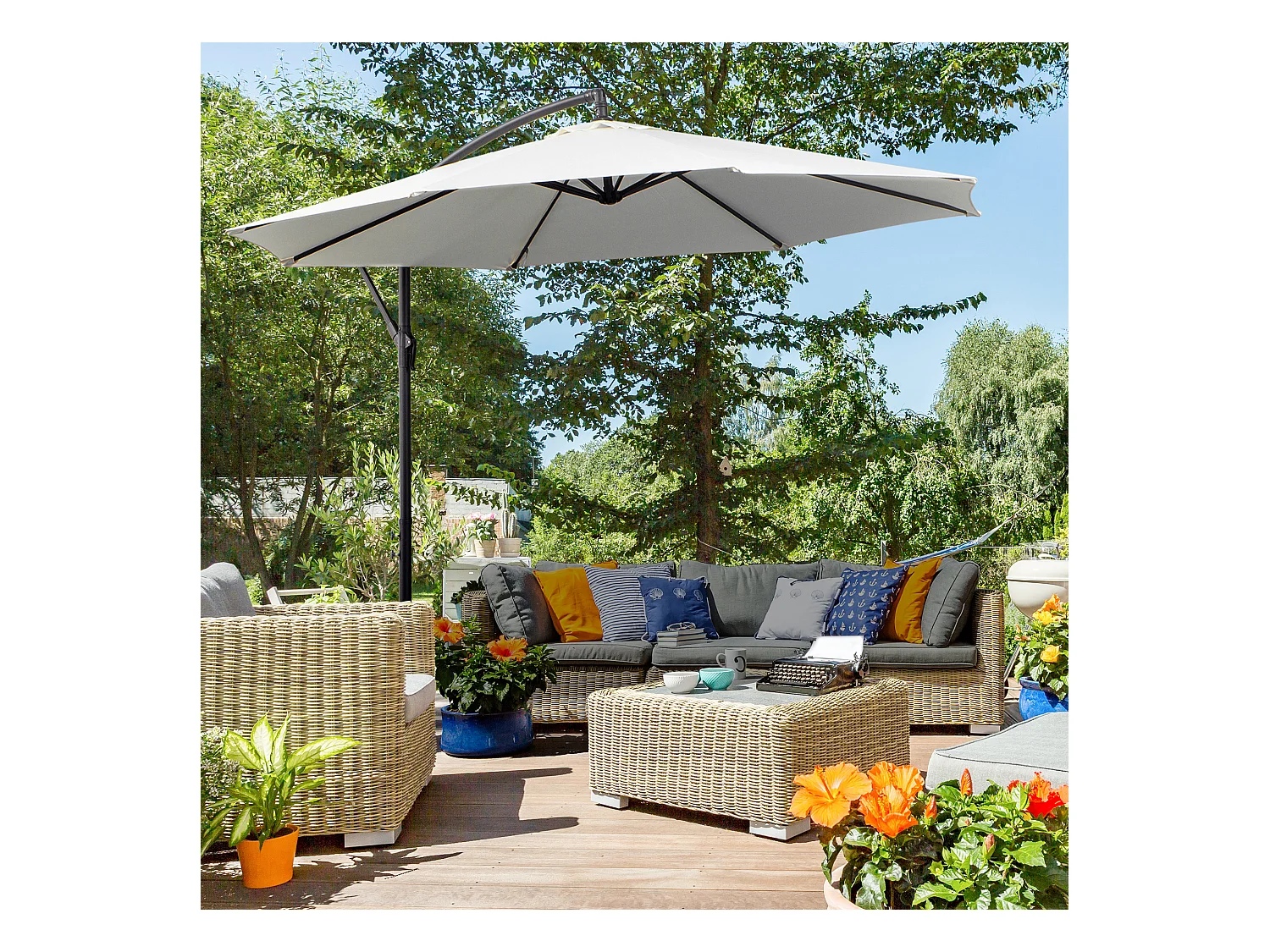Ronde parasol met slinger, stevig stalen frame, crèmekleurig polyester doek (300x300x200cm)