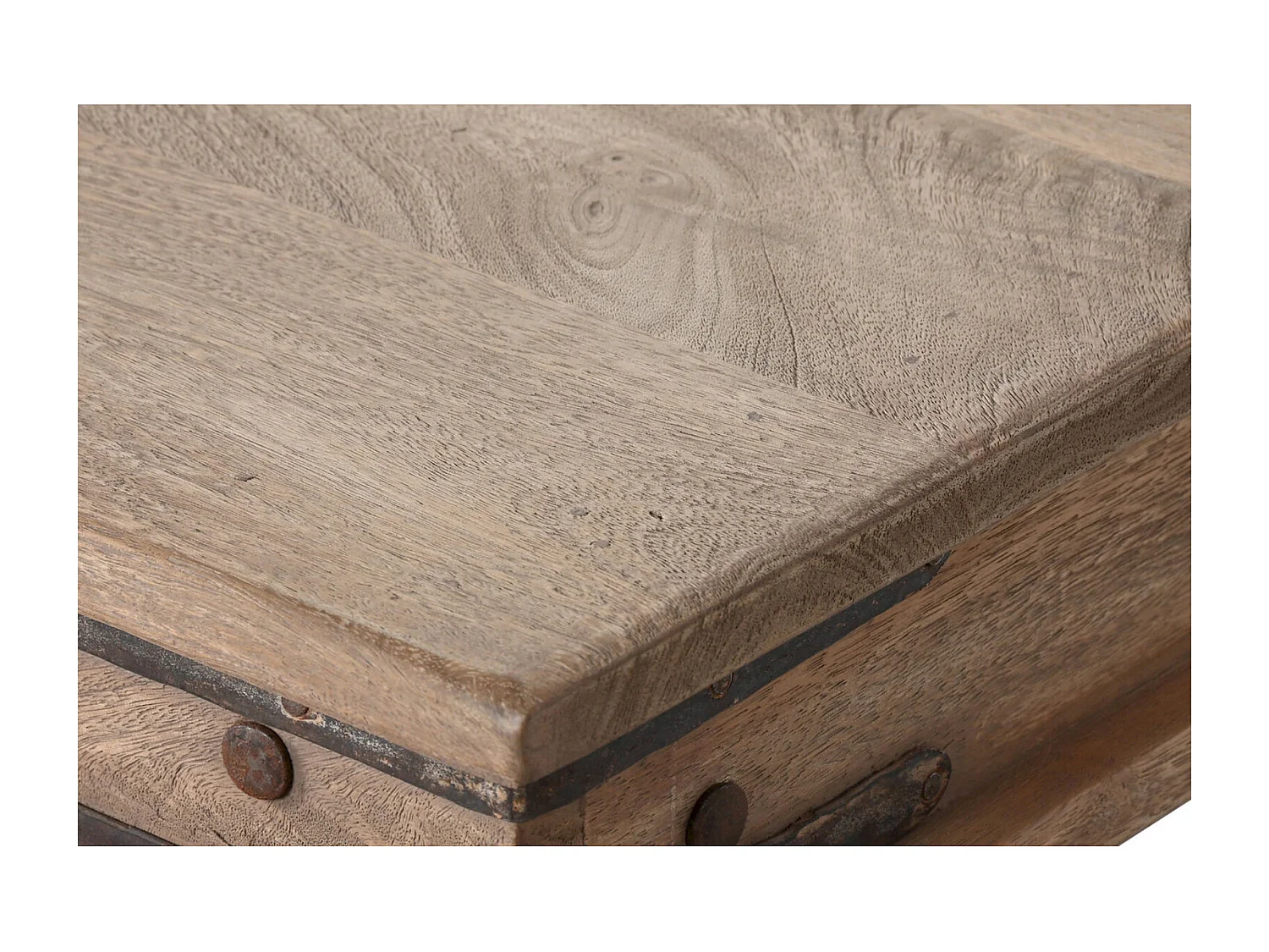 Table basse bois élégante et solide pour salon