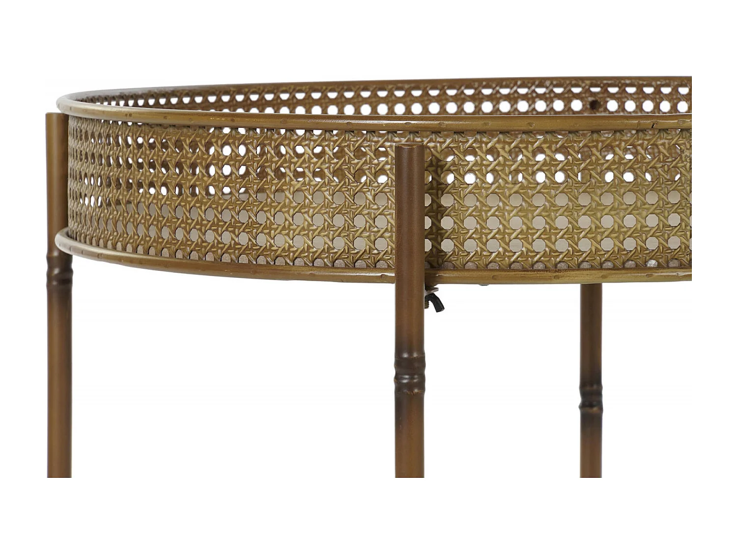 Table basse métallique élégante pour salon sophistiqué