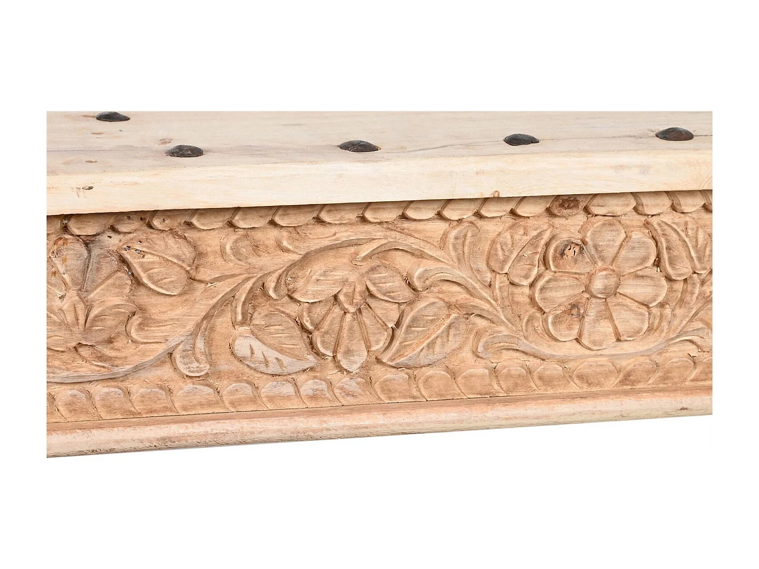 Table basse en bois naturel sculpté - charme authentique