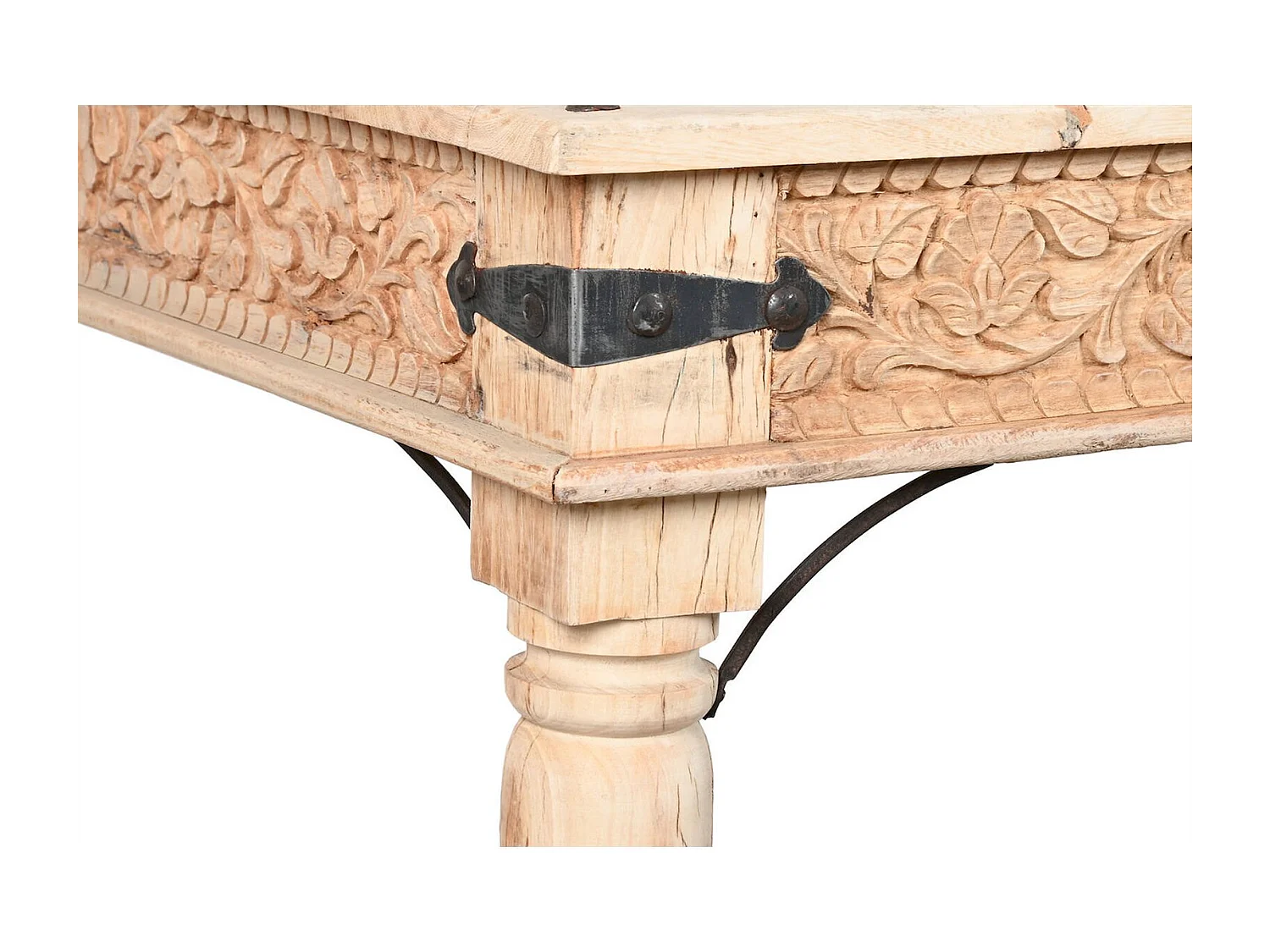 Table basse en bois naturel sculpté - charme authentique