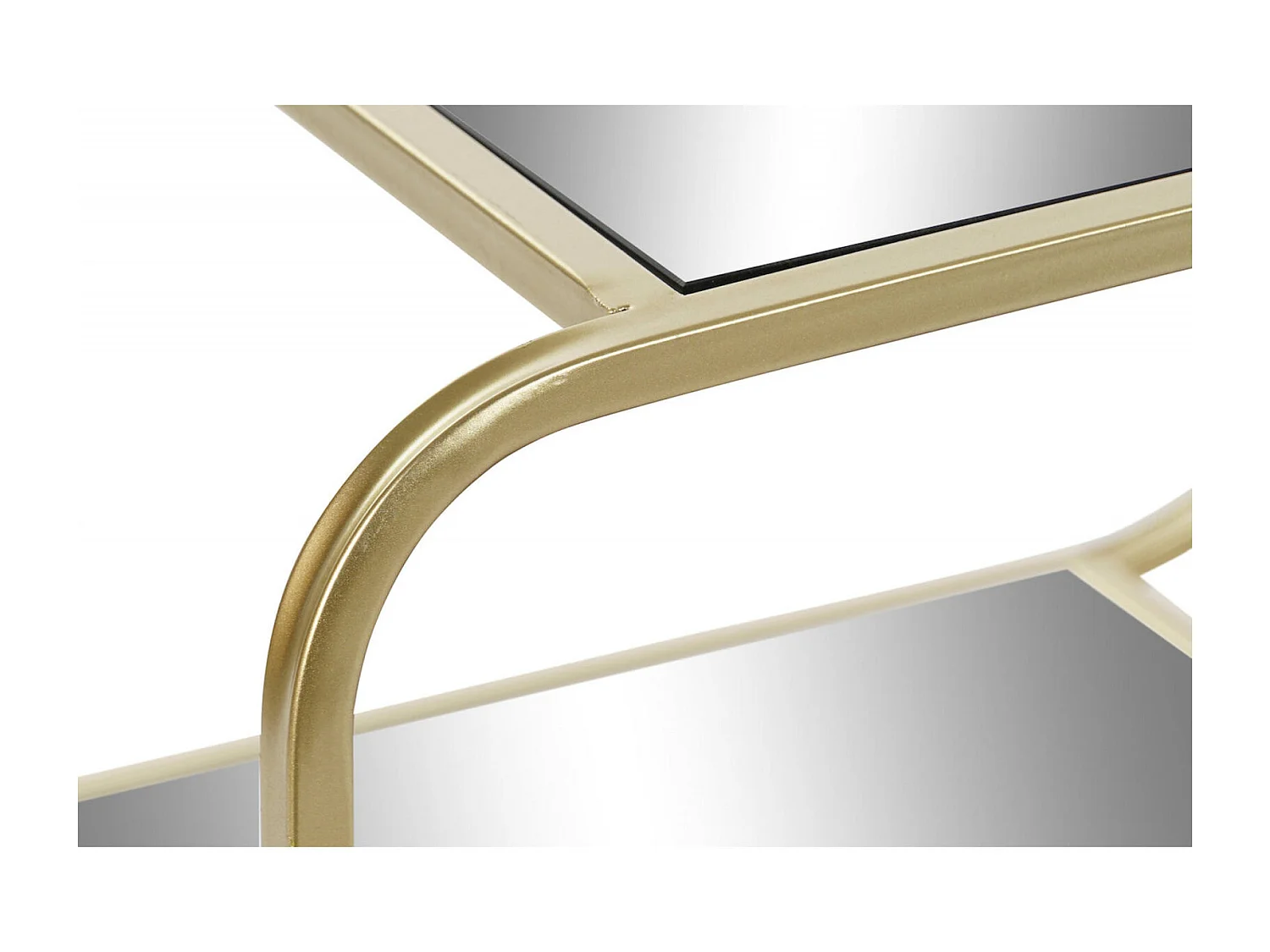 Table basse élégance dorée et design moderne