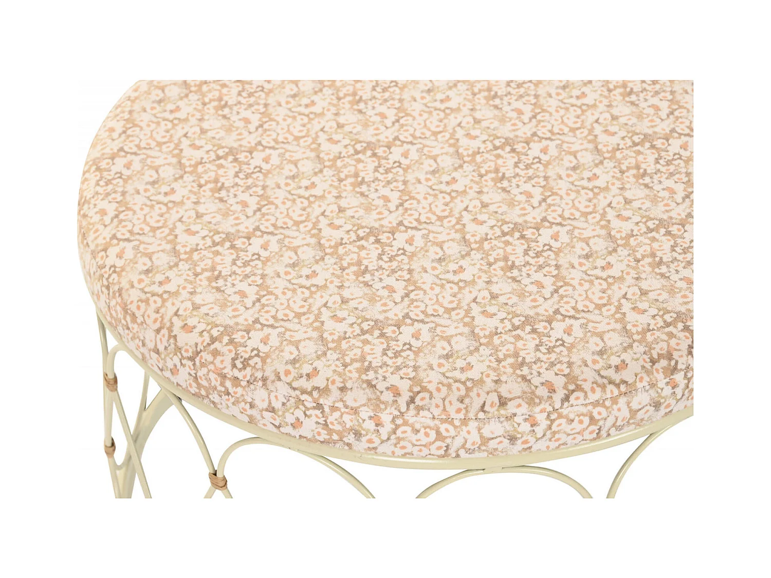 Table basse rotin crème pour une touche élégante