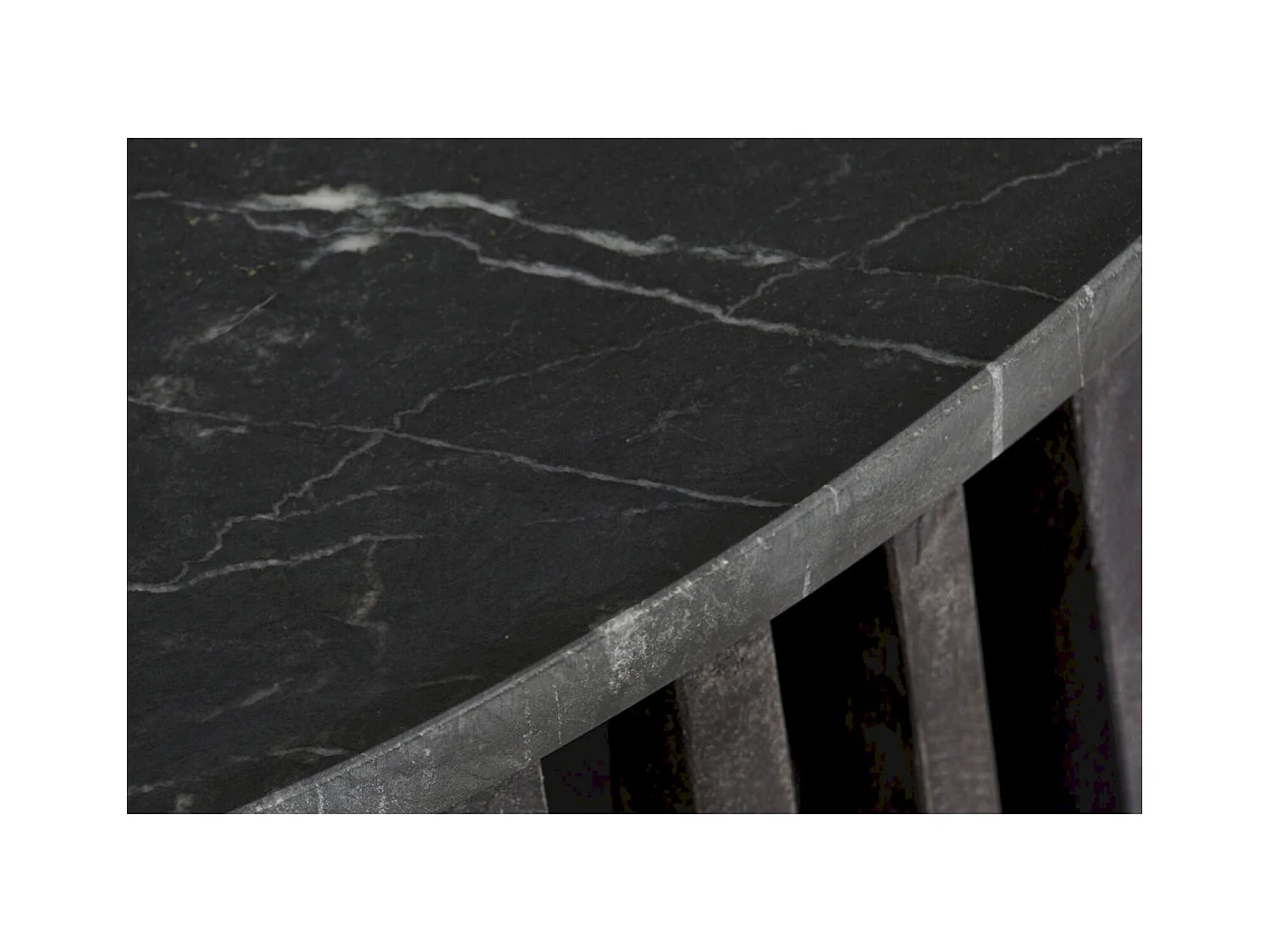 Table basse marbre noir élégance intemporelle