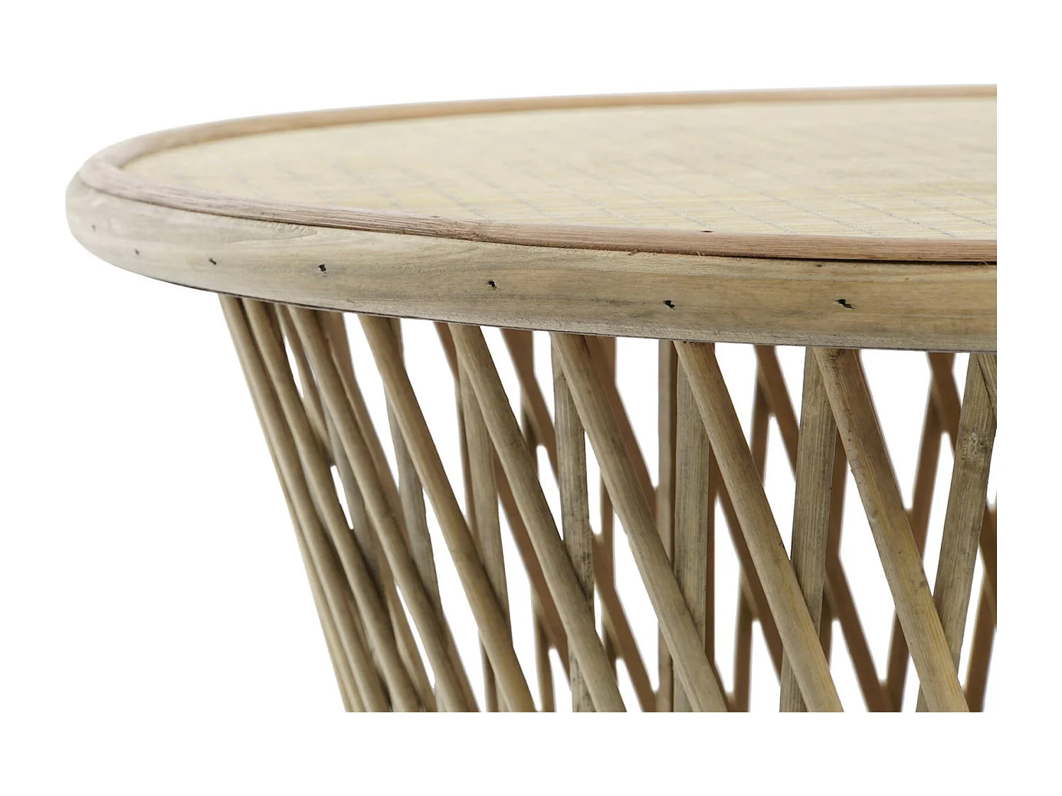 Table basse en bambou éco-conçu pour intérieur chic