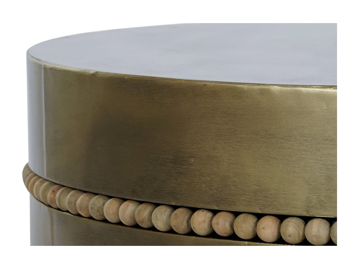 Table basse design métallique dorée pour élégance intérieure