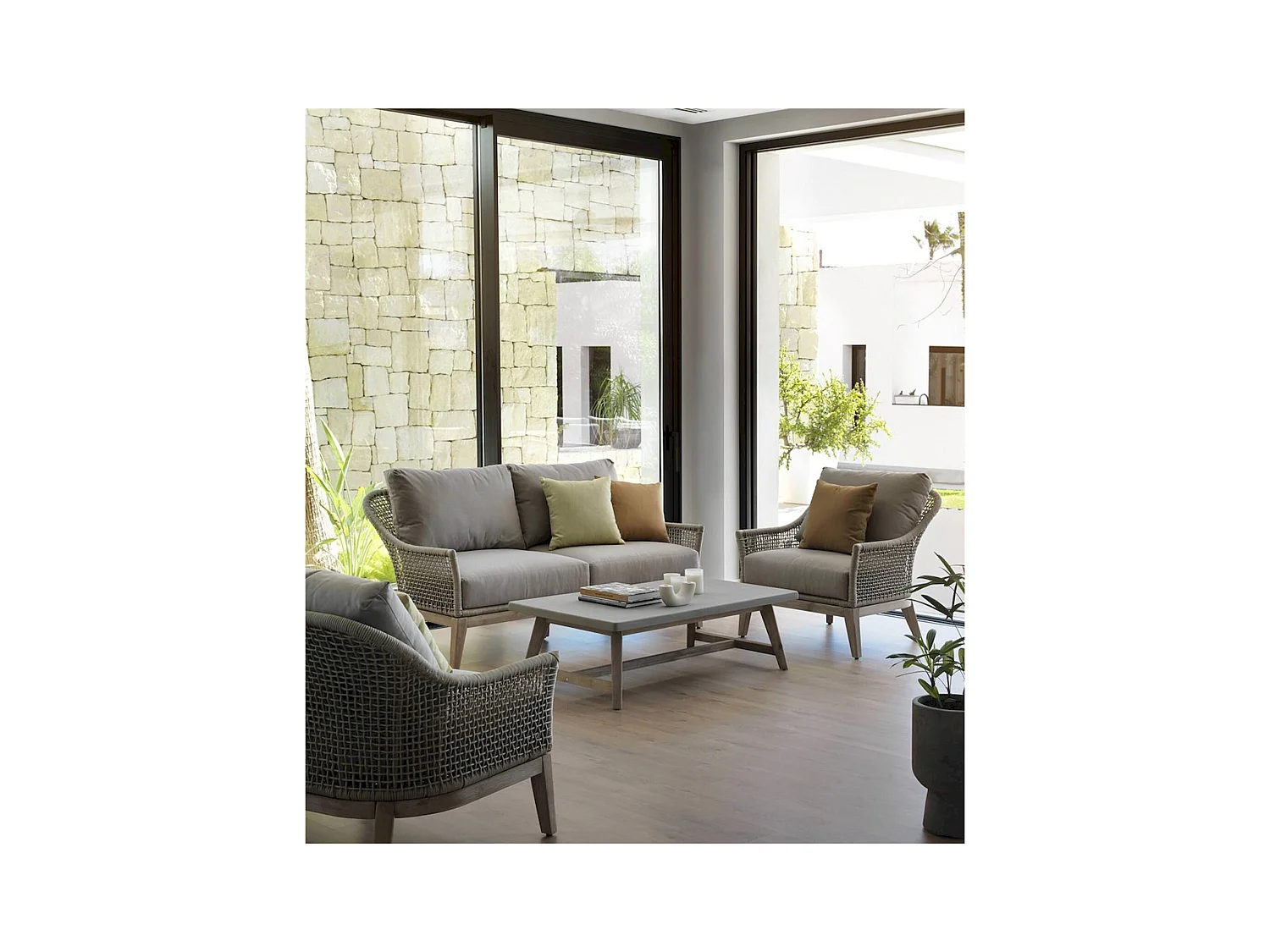 Table basse rectangulaire bois acacia et plateau effet béton