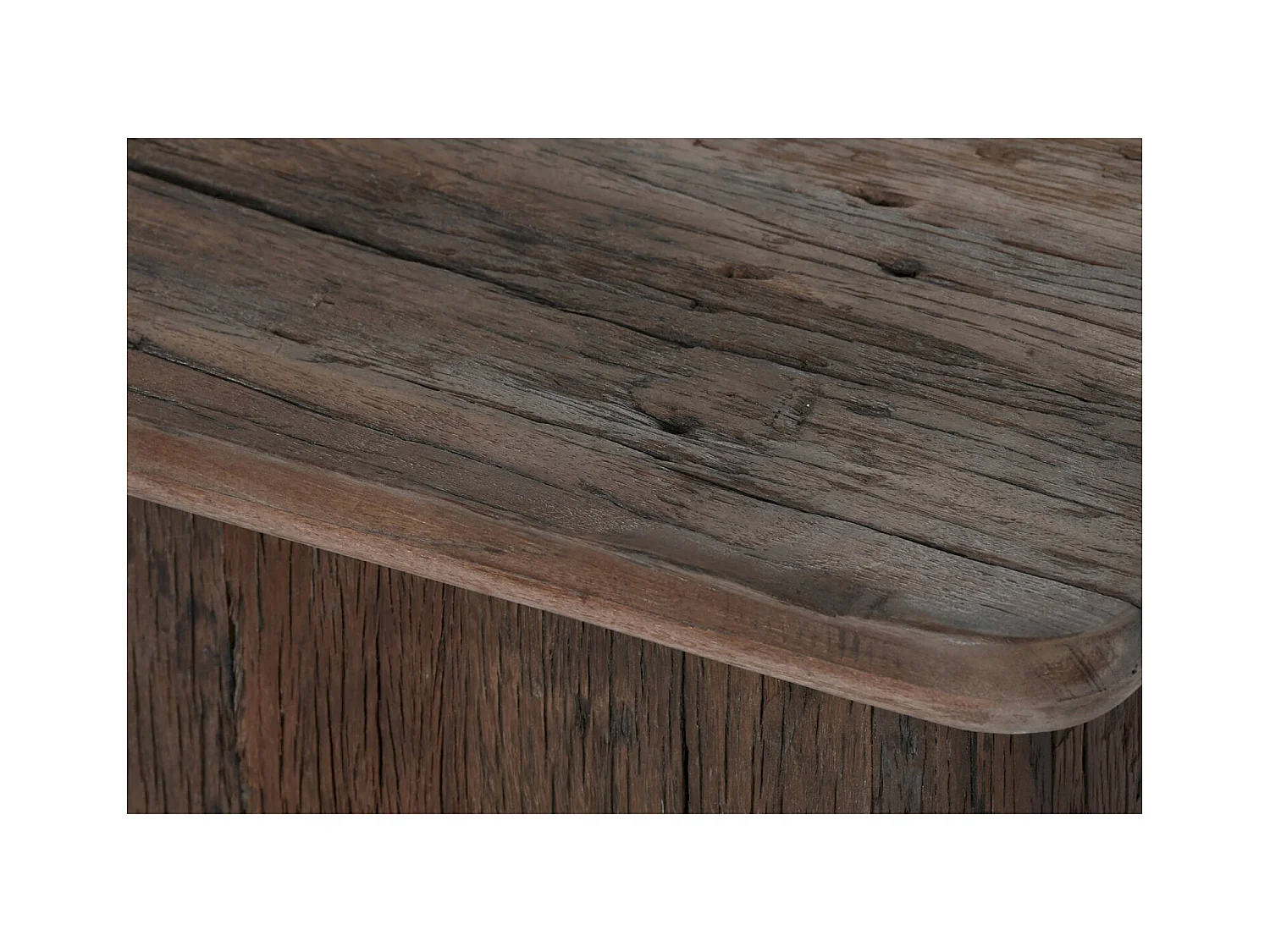 Table basse bois recyclé pour intérieur chaleureux