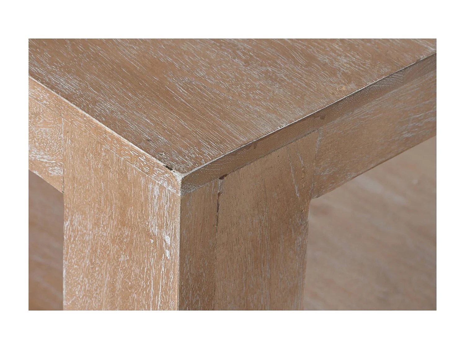 Table basse en bois massif élégance durable et naturelle