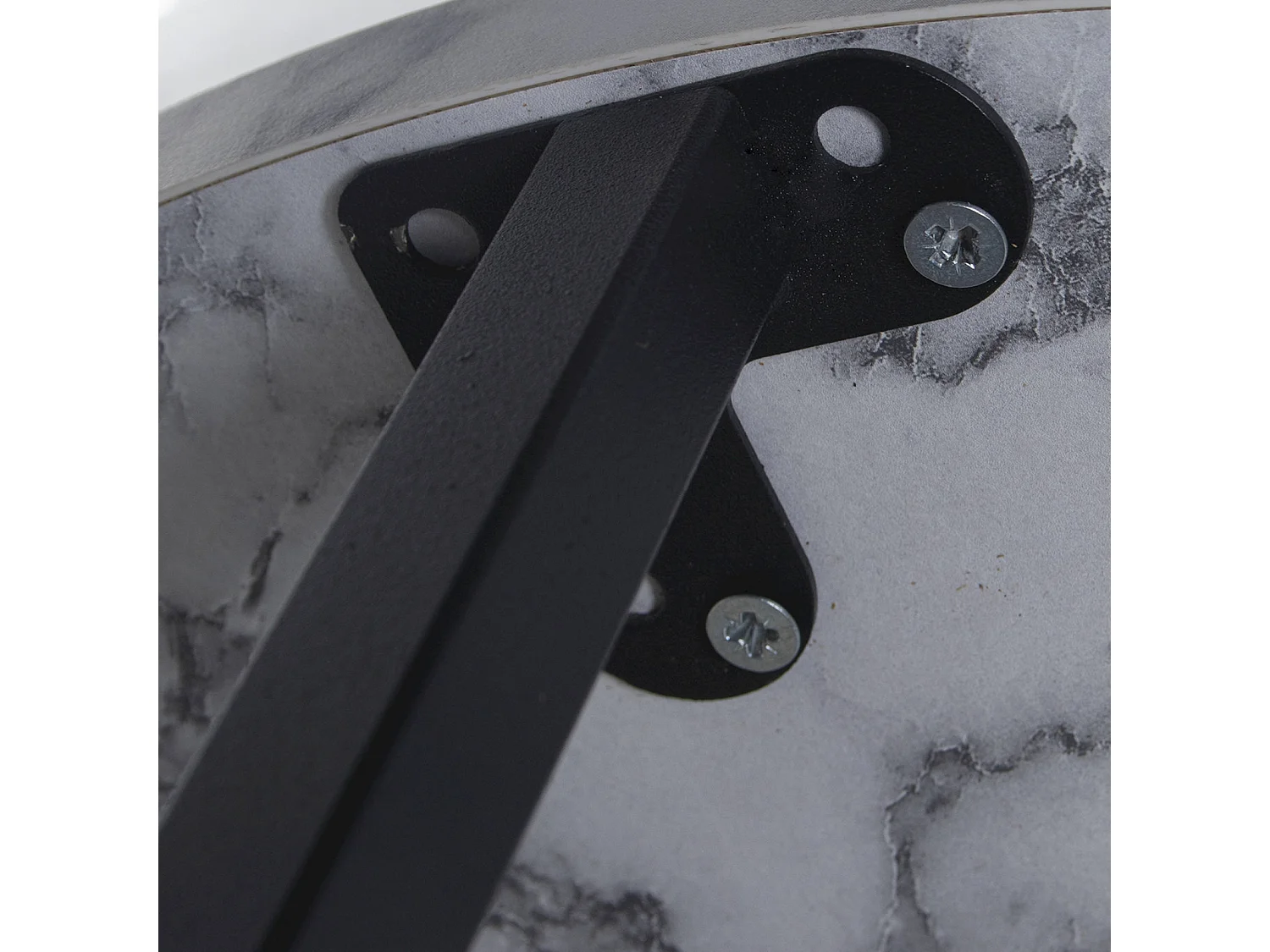 Table gigogne effet marbre et métal pour salon élégant