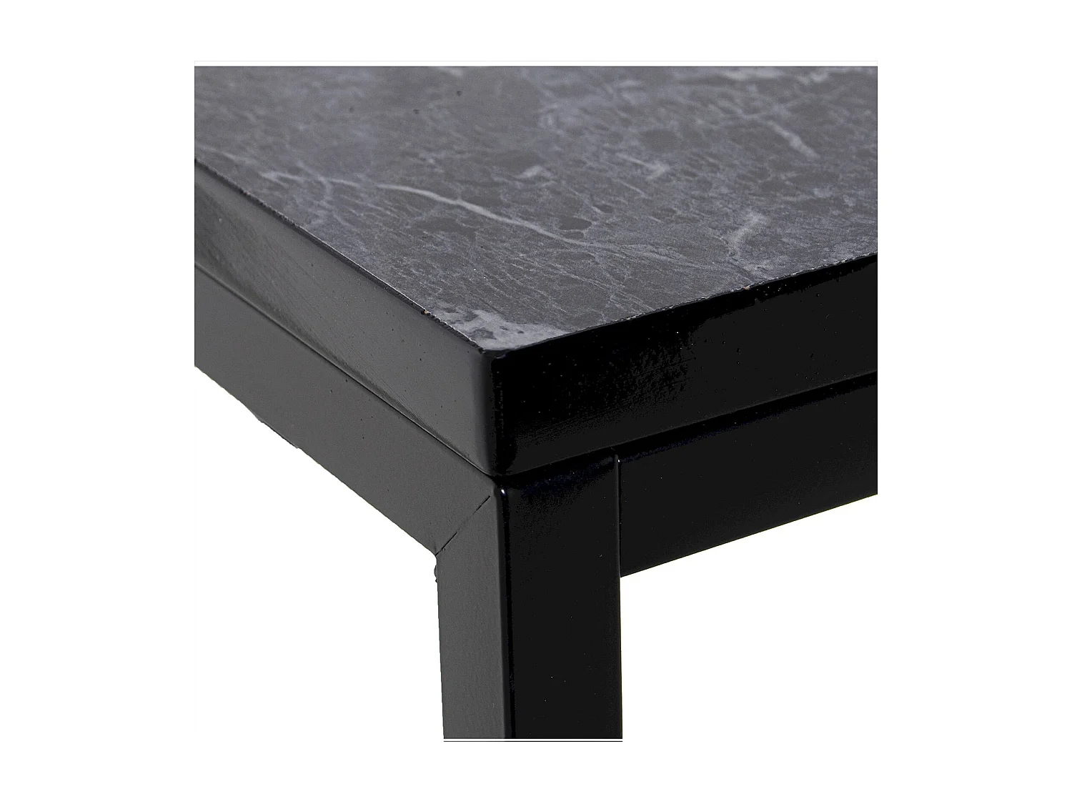 Table gigogne effet marbre pour un salon chic et moderne