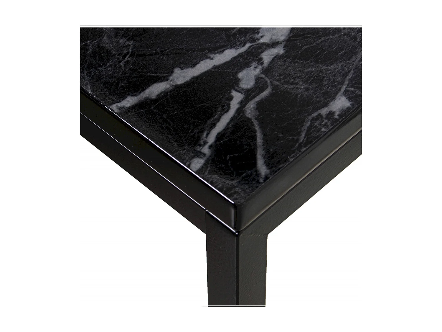 Table gigogne effet marbre pour un salon chic et moderne