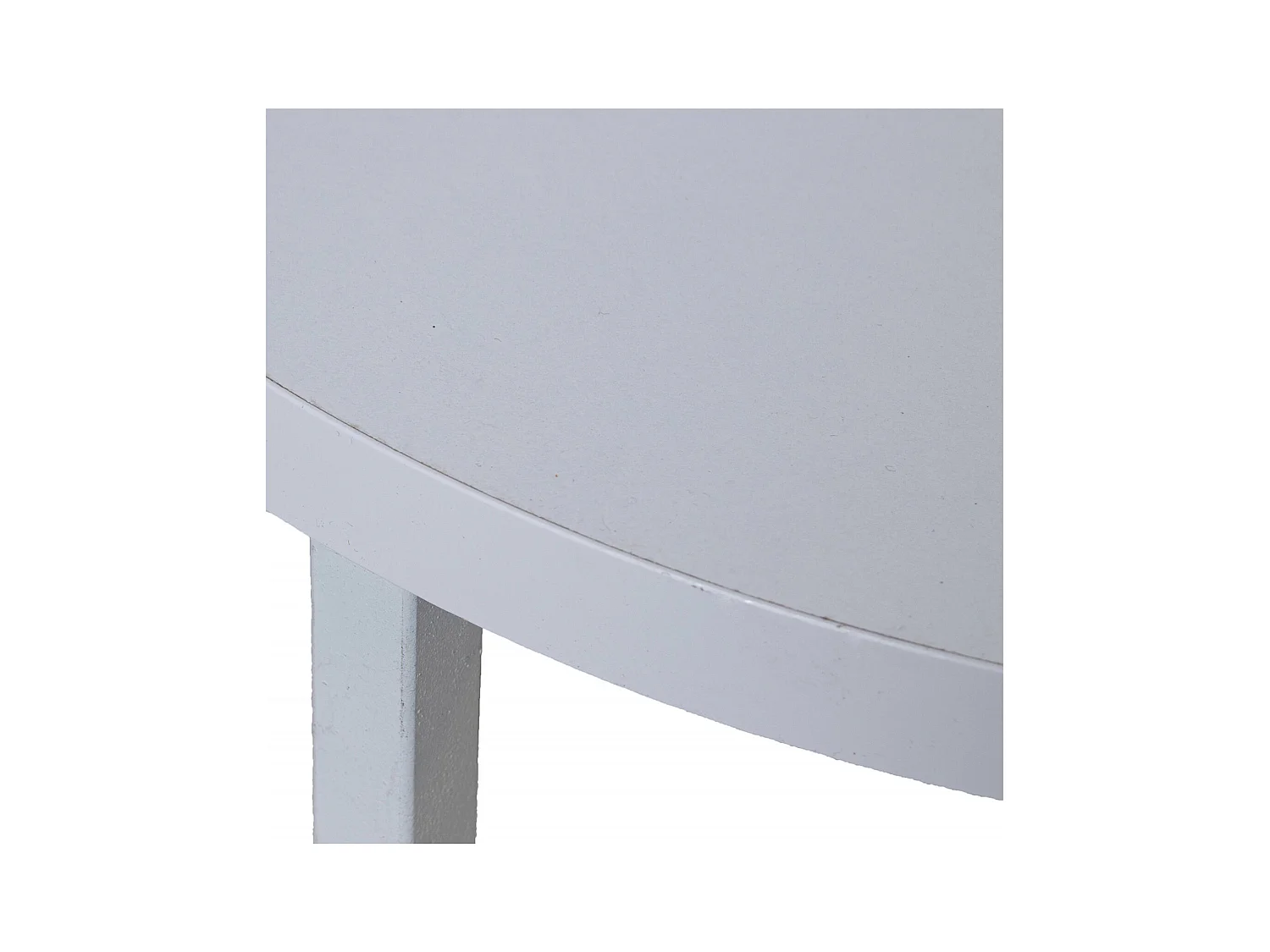 Table gigogne épurée pour intérieur chic et pratique