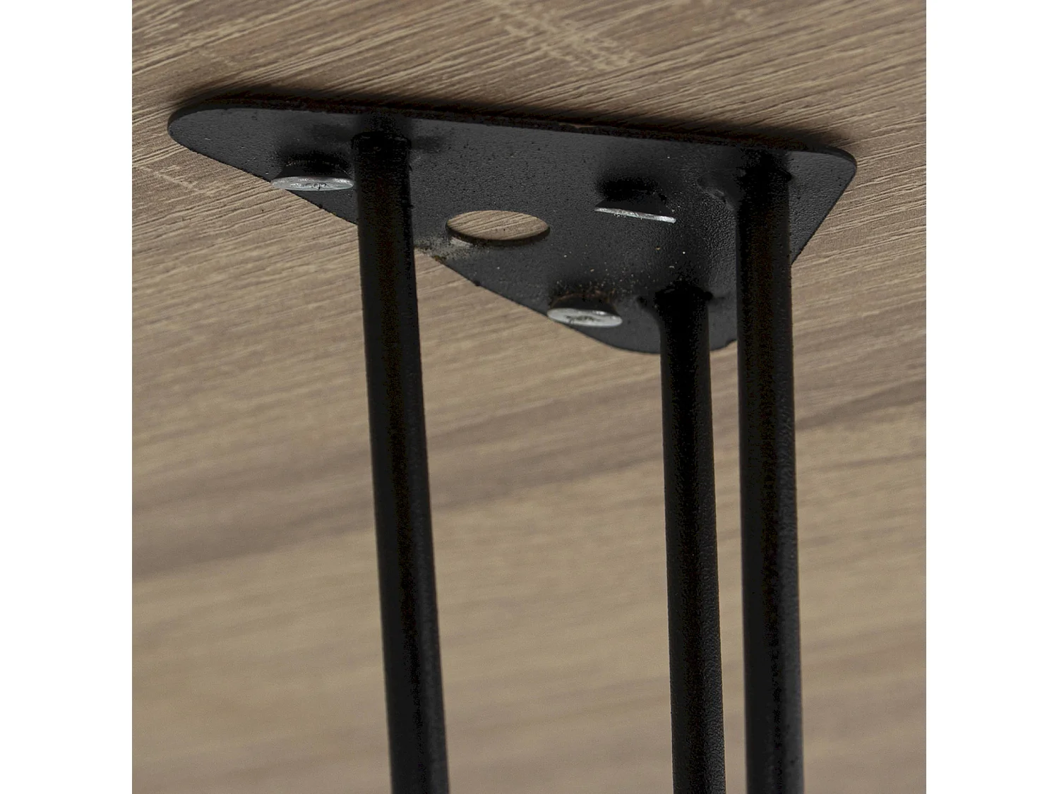 Table basse élégante bois et métal style robuste