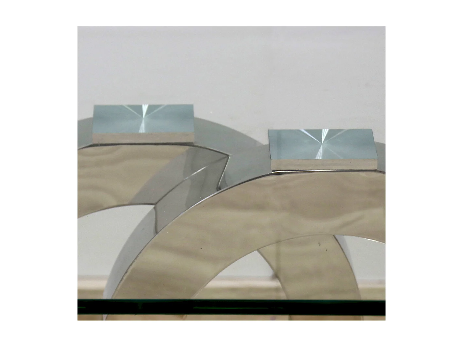 Table basse élégance moderne en verre pour salon