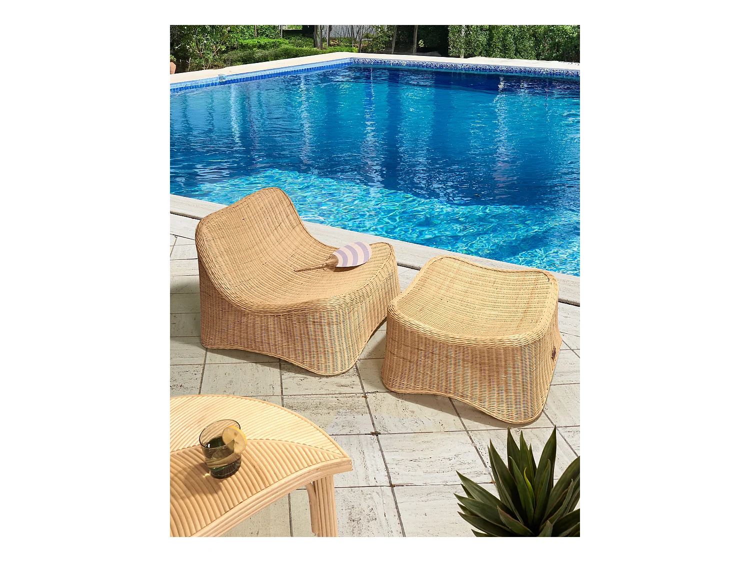 Fauteuil de jardin avec ottoman AIGANI Rotin Naturel
