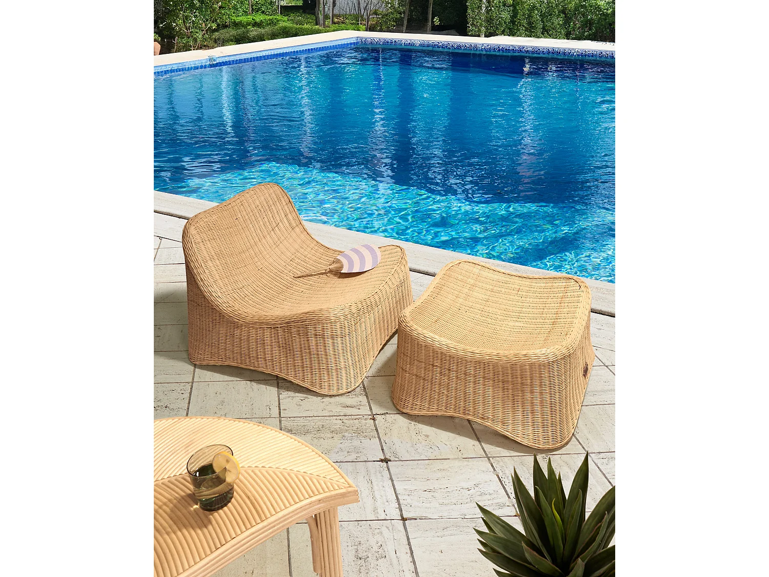 Fauteuil de jardin avec ottoman AIGANI Rotin Naturel