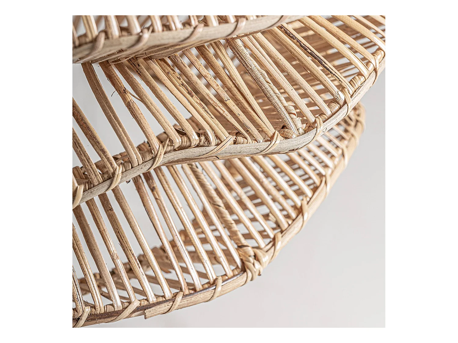 Suspension bohème chic en ratan naturel