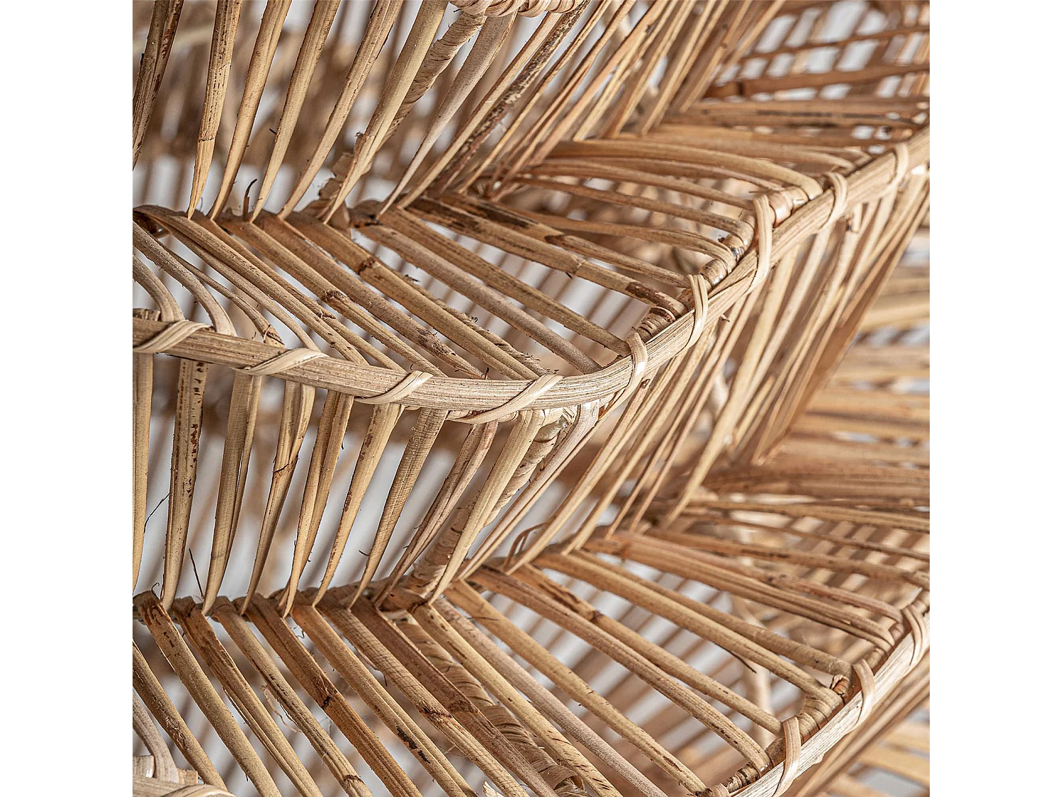 Suspension bohème chic en ratan naturel