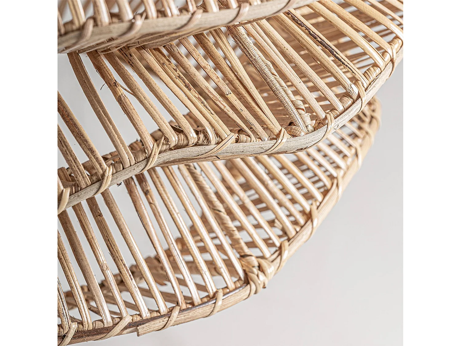 Suspension bohème chic en ratan naturel