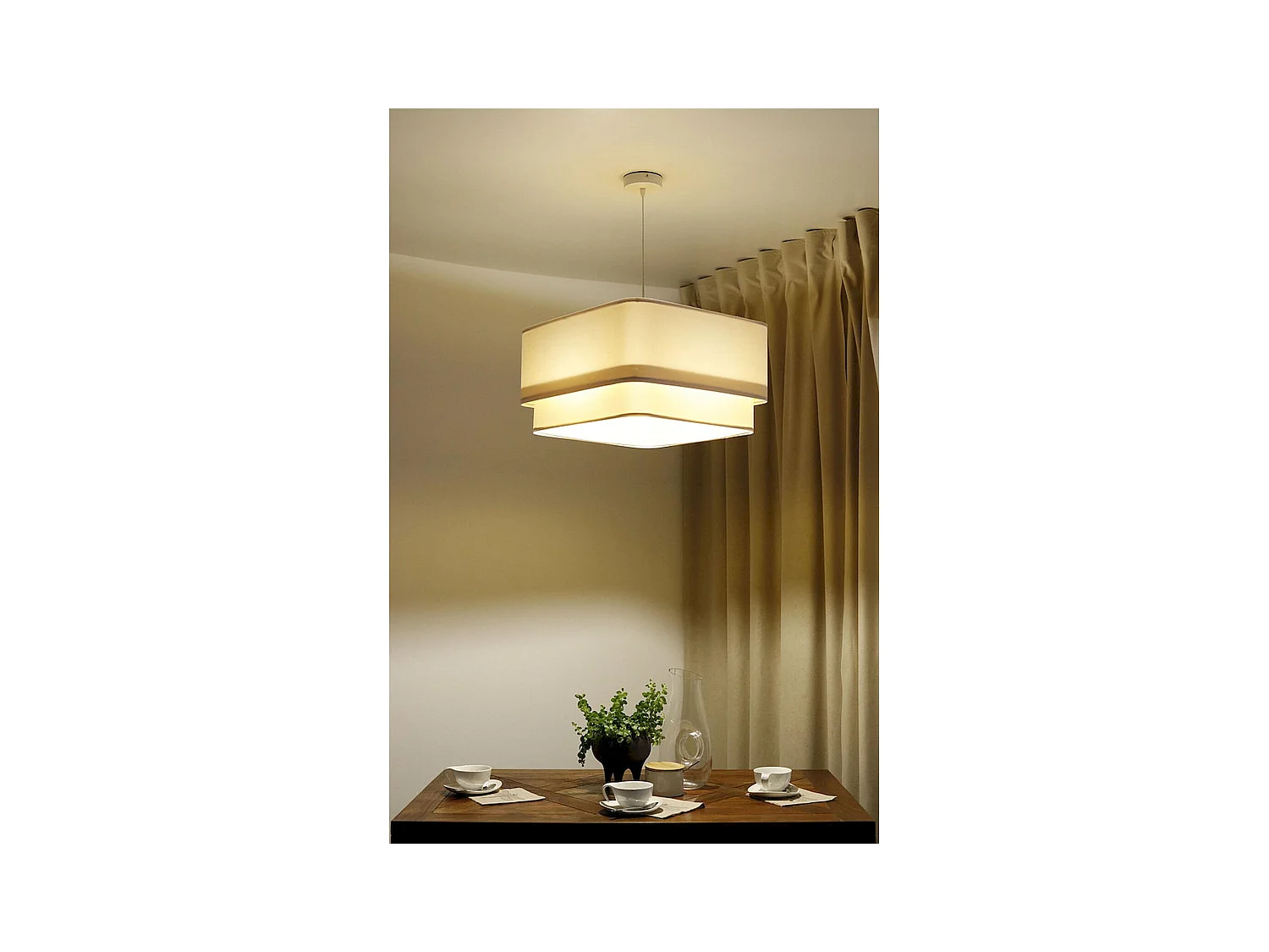 Suspension élégante en velours et PVC doré