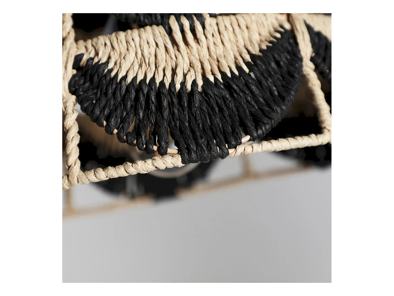 Suspension Boho Chic Noir en Fibres Naturelles