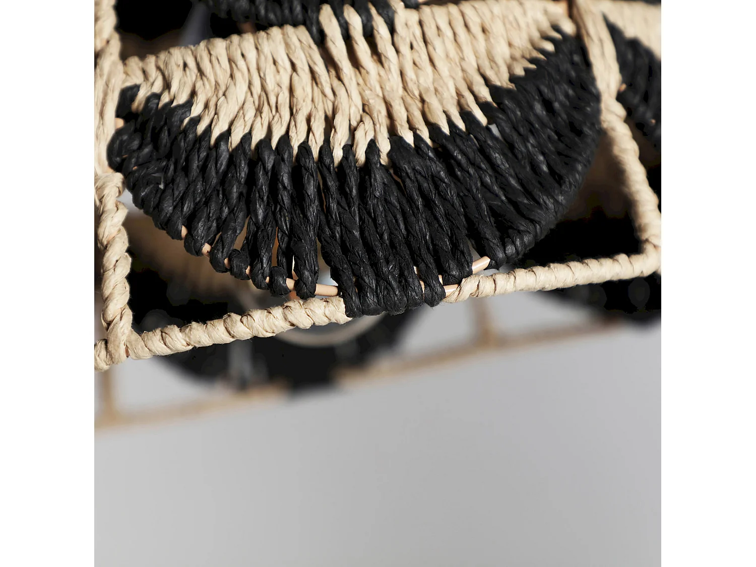 Suspension Boho Chic Noir en Fibres Naturelles