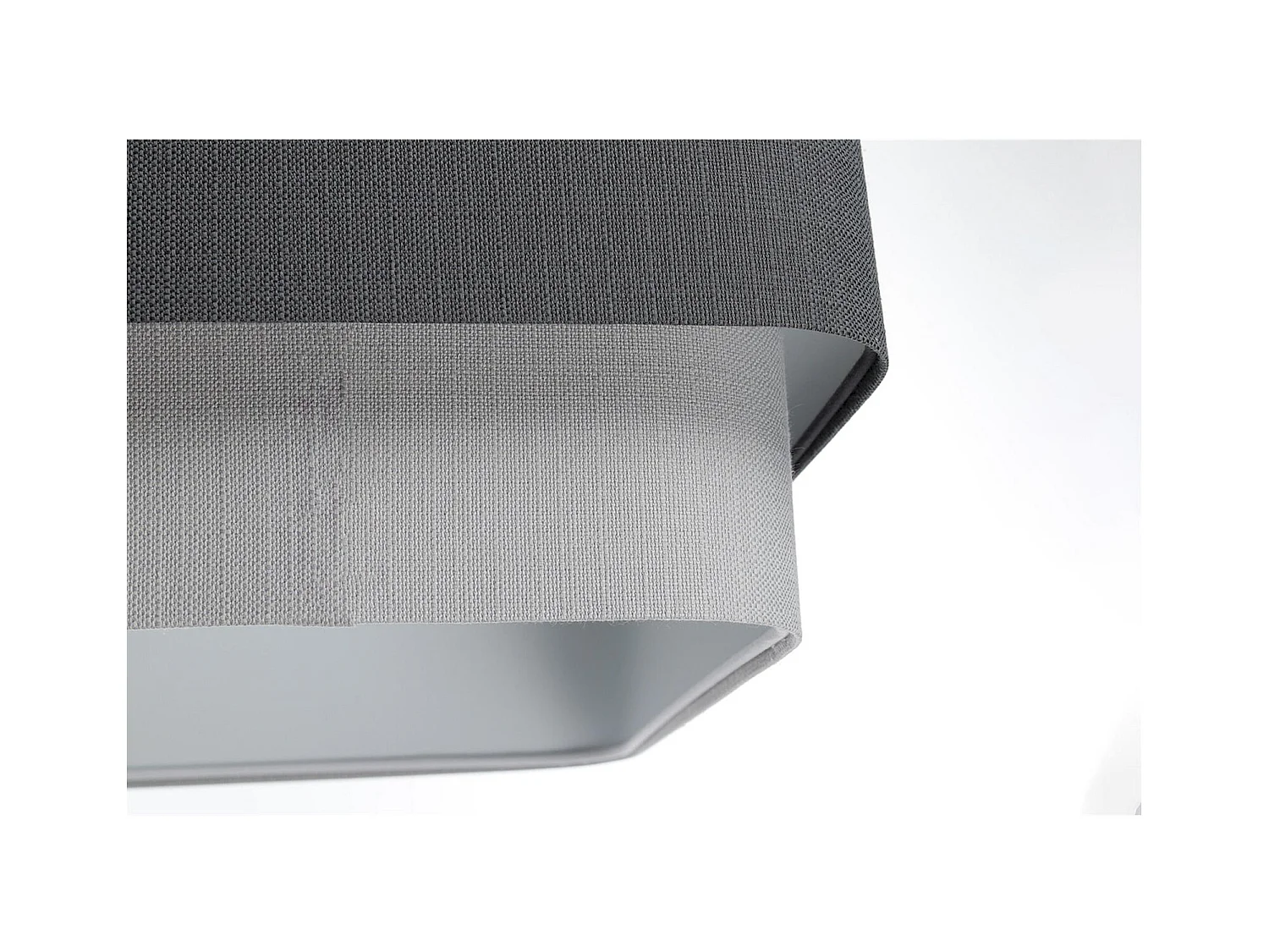 Suspension élégante en lin gris