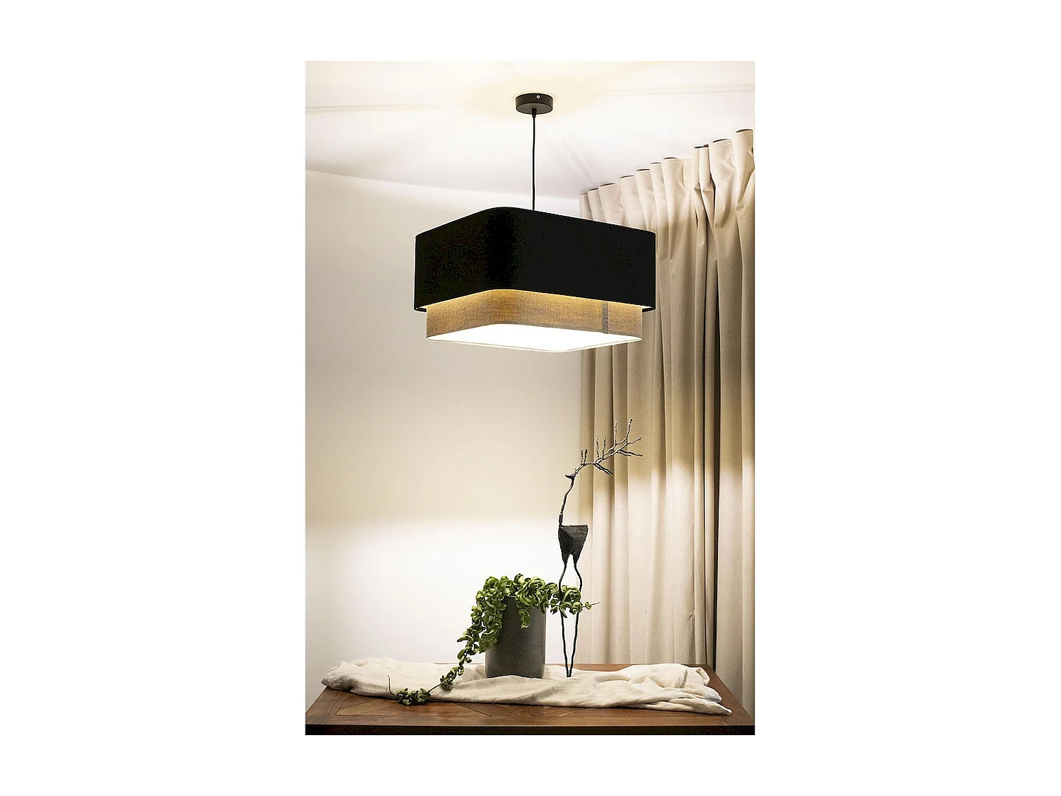 Suspension élégante et contemporaine en lin