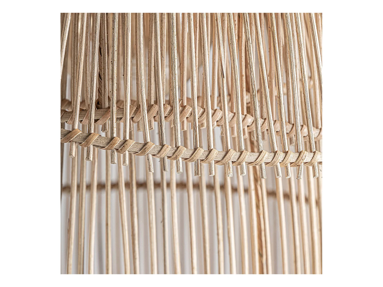 Luminaire boho chic marron tressé en ratan