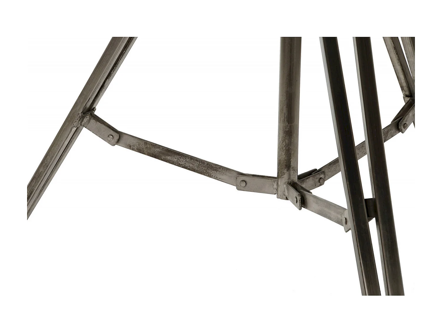 Lampadaire industriel métal argenté élégance intérieur