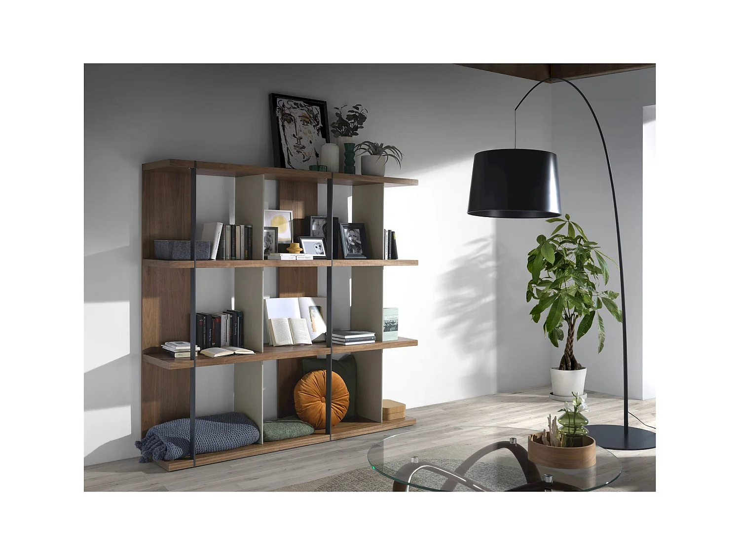 Lampadaire arqué noir mat Angel Cerda réglable en hauteur