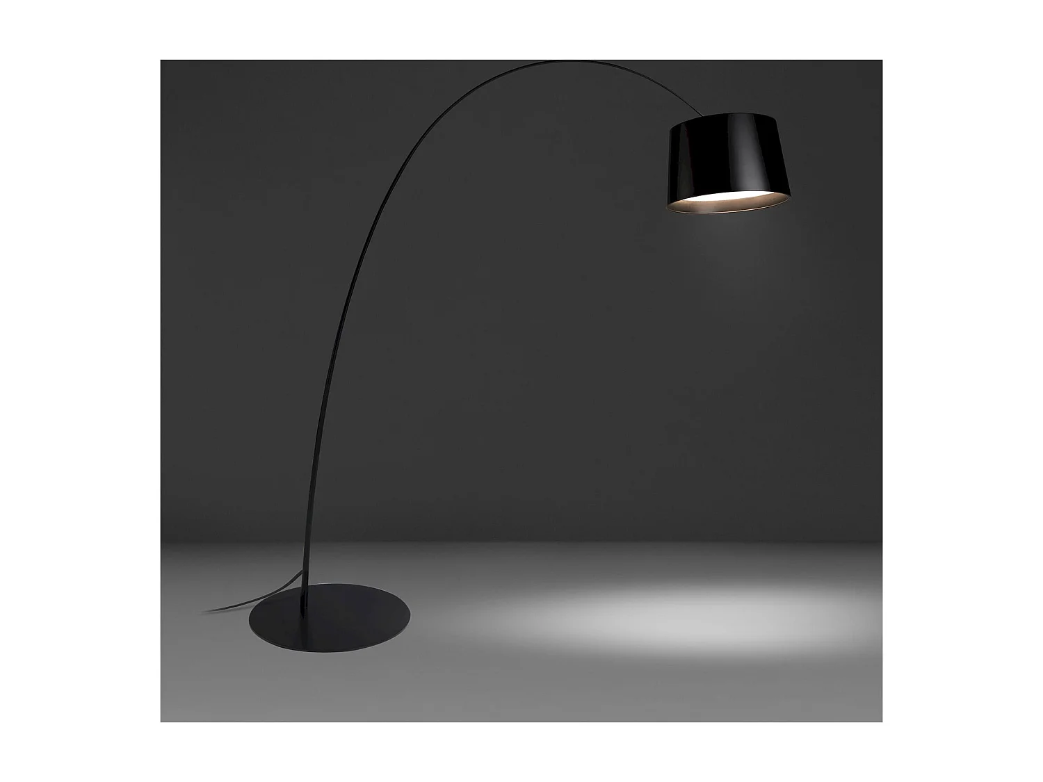 Lampadaire arqué noir mat Angel Cerda réglable en hauteur